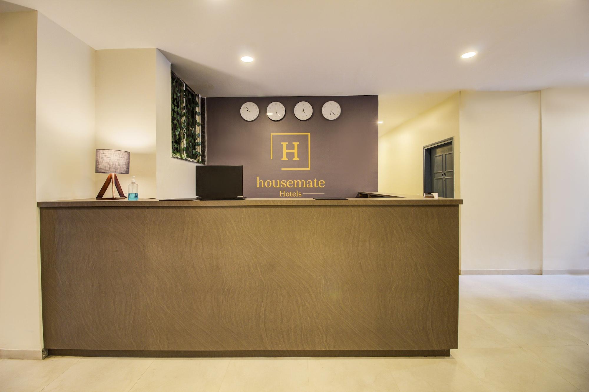 Vista Lobby Housemate Hotels