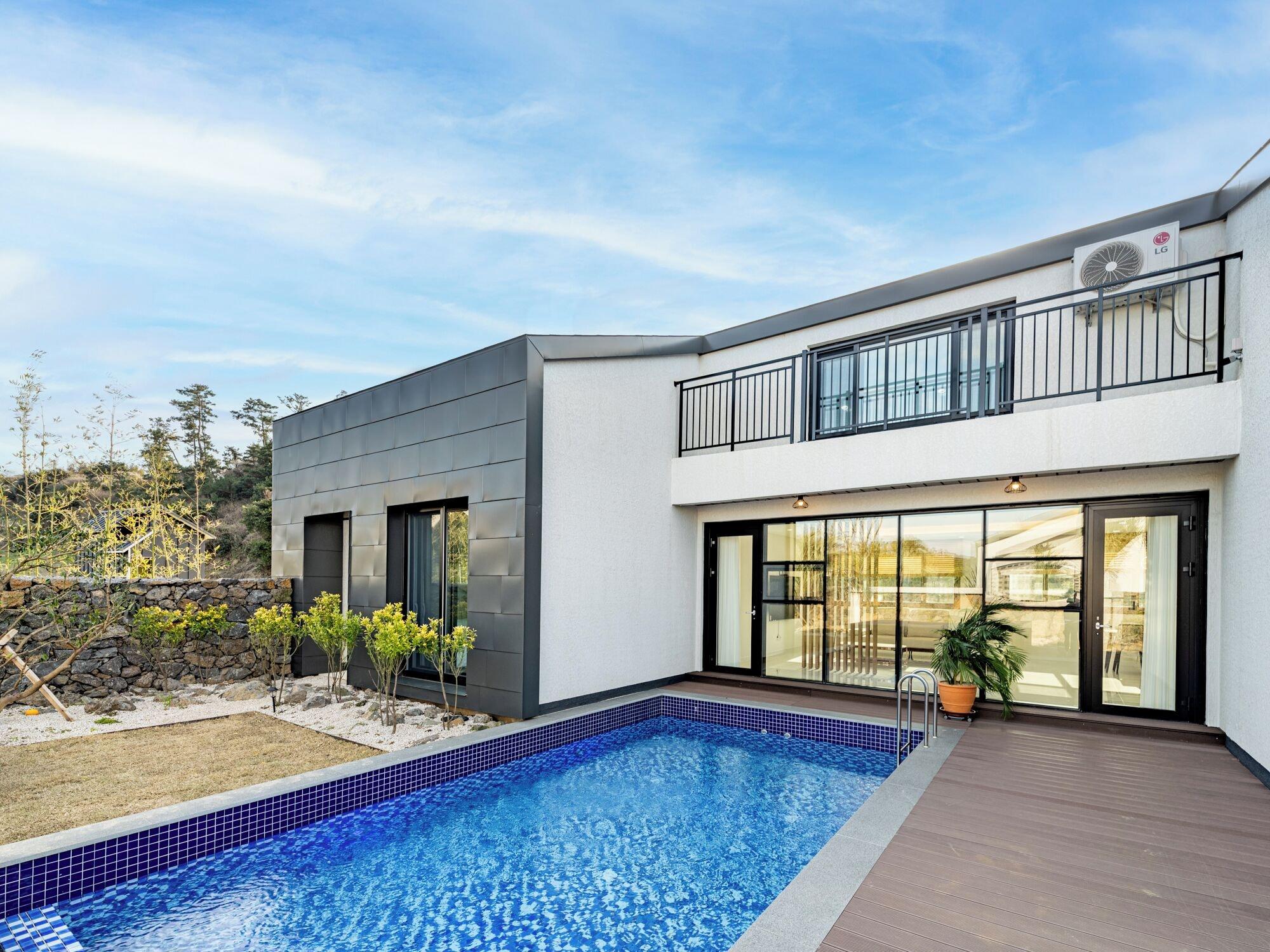 Varios Gobajinin Private Pool Villa