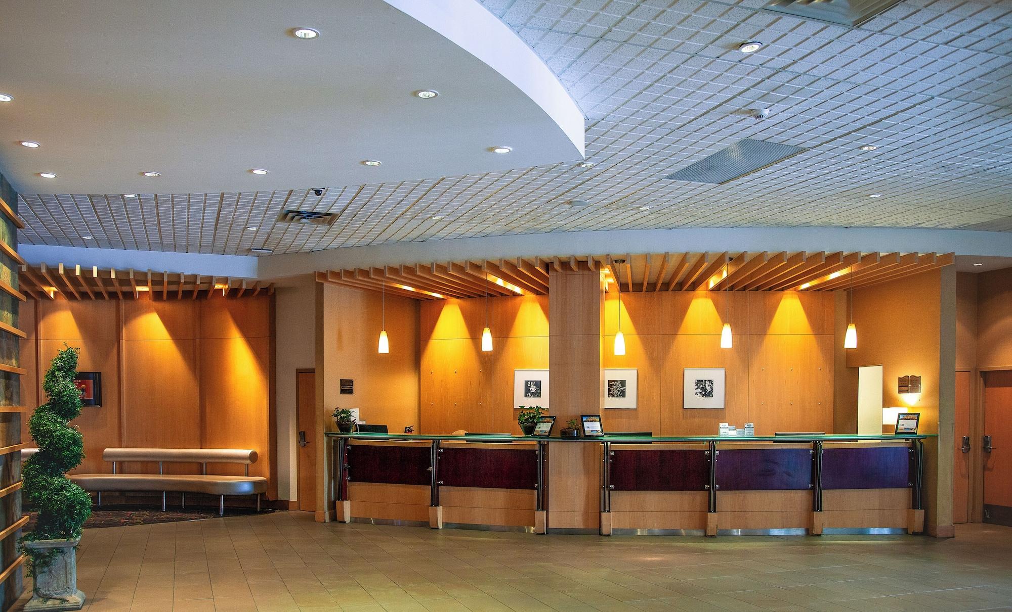 Vista Lobby iHOTEL & Conference Center Red Deer