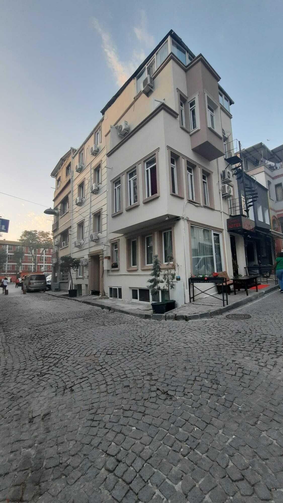 Varios Sanddoor Hotel
