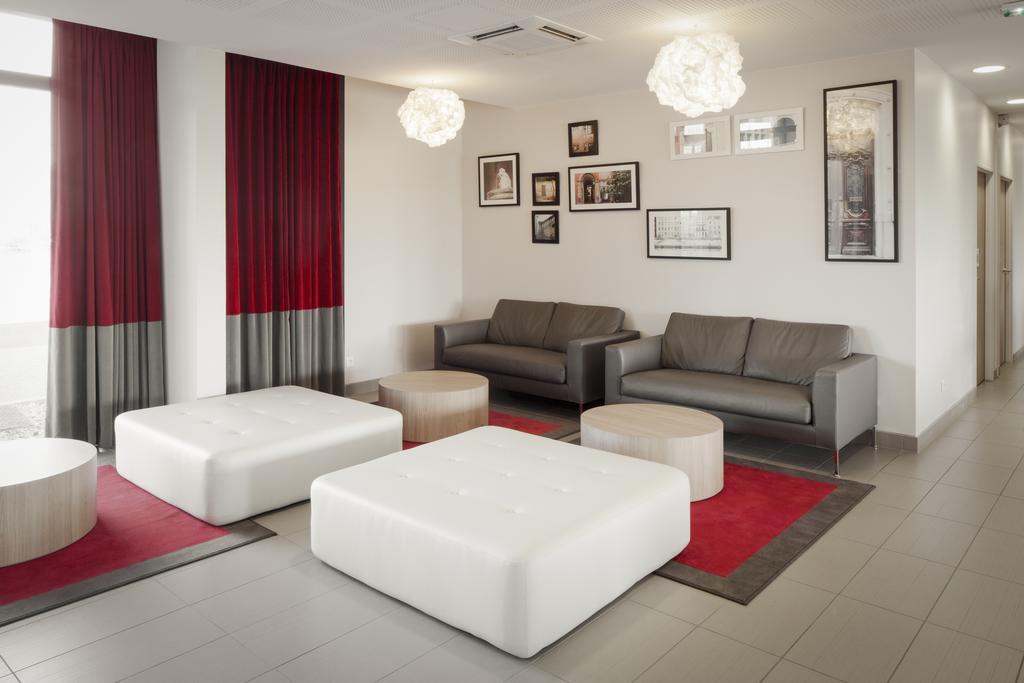 Vista Lobby ibis Lyon Meyzieu