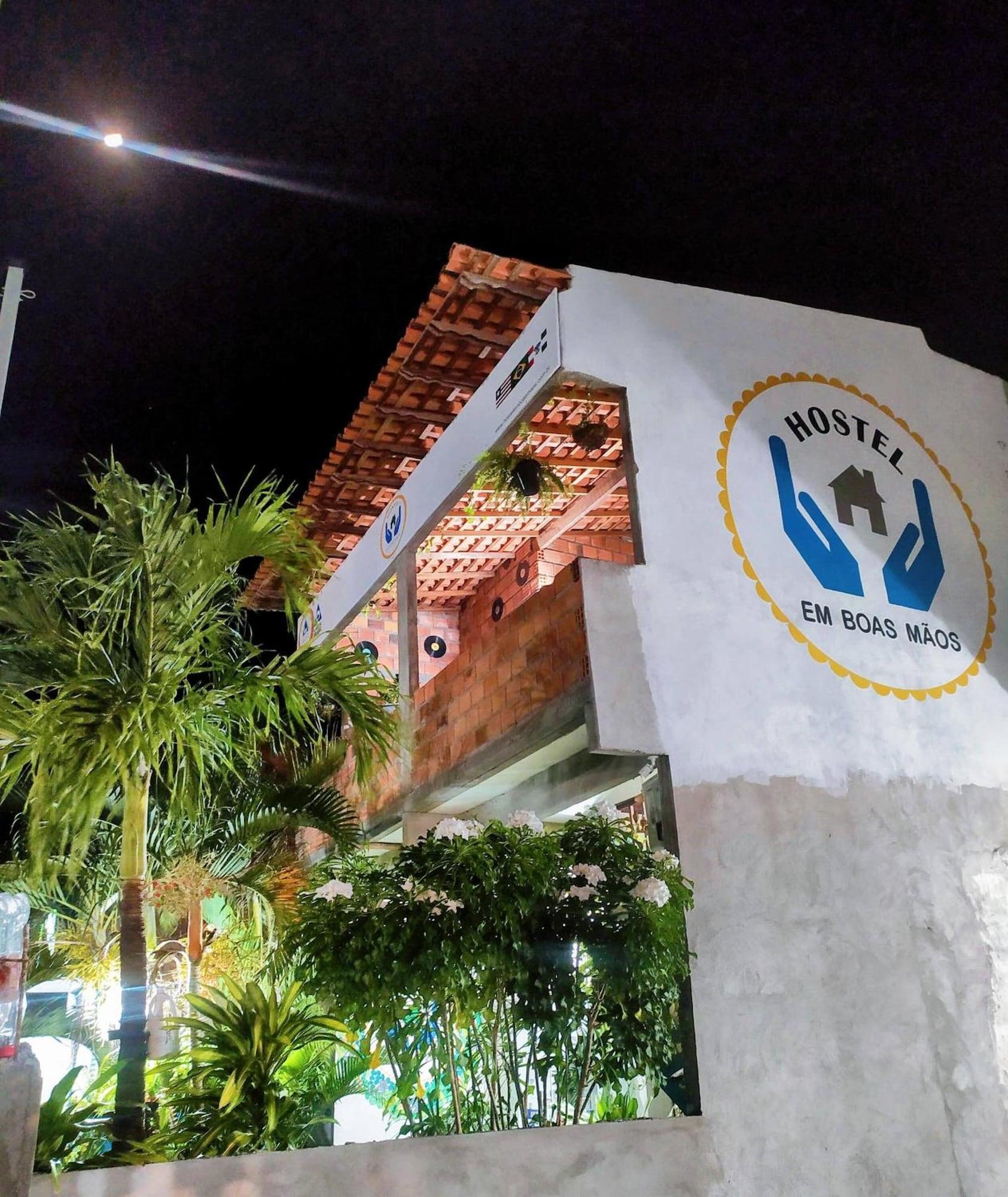 Vista Exterior Hostel em Boas Mãos