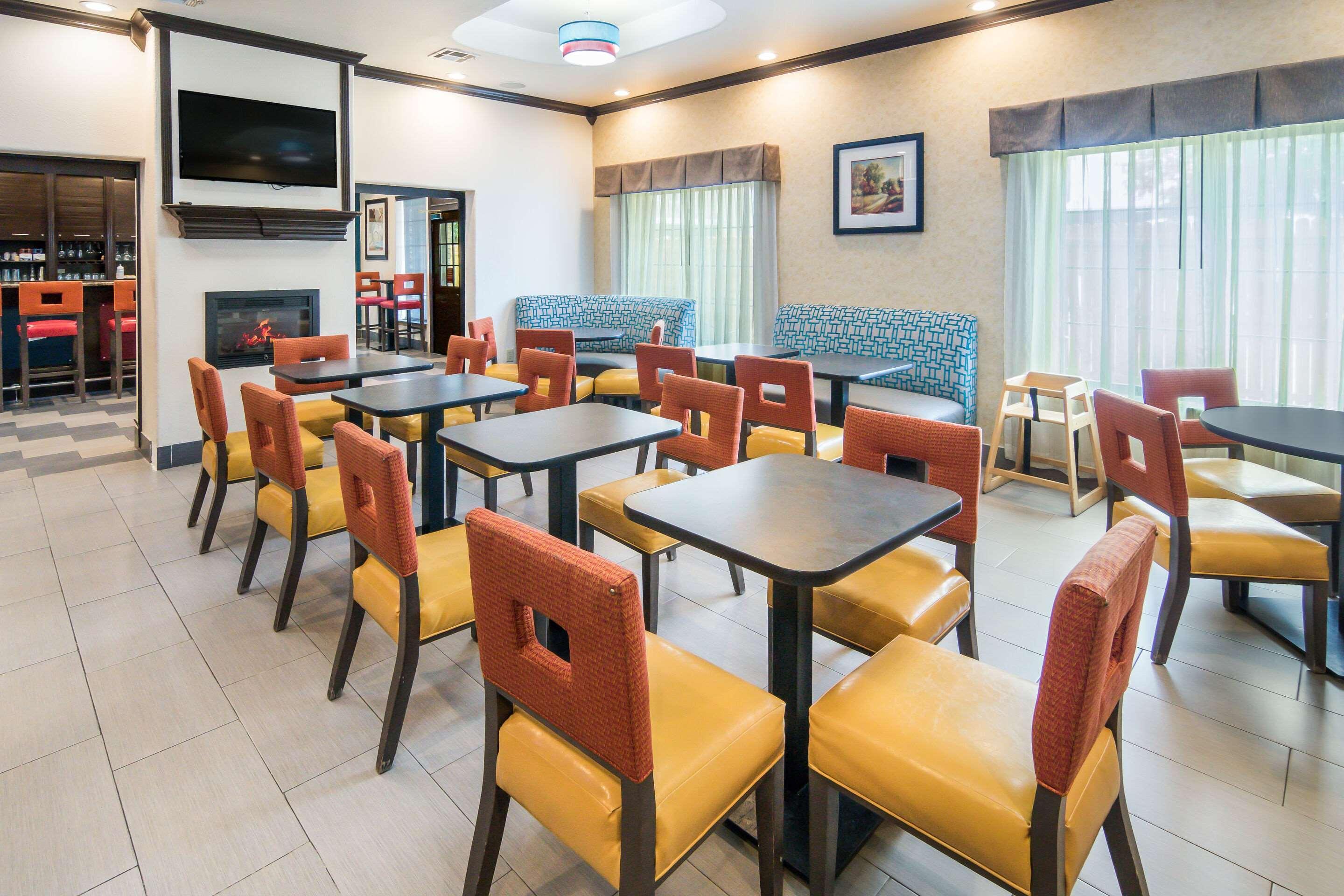 Restaurant Clarion Inn & Suites Weatherford South
