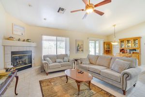 Alquiler Vacacional - Spacious Tucson Getaway w/ Private Hot Tub