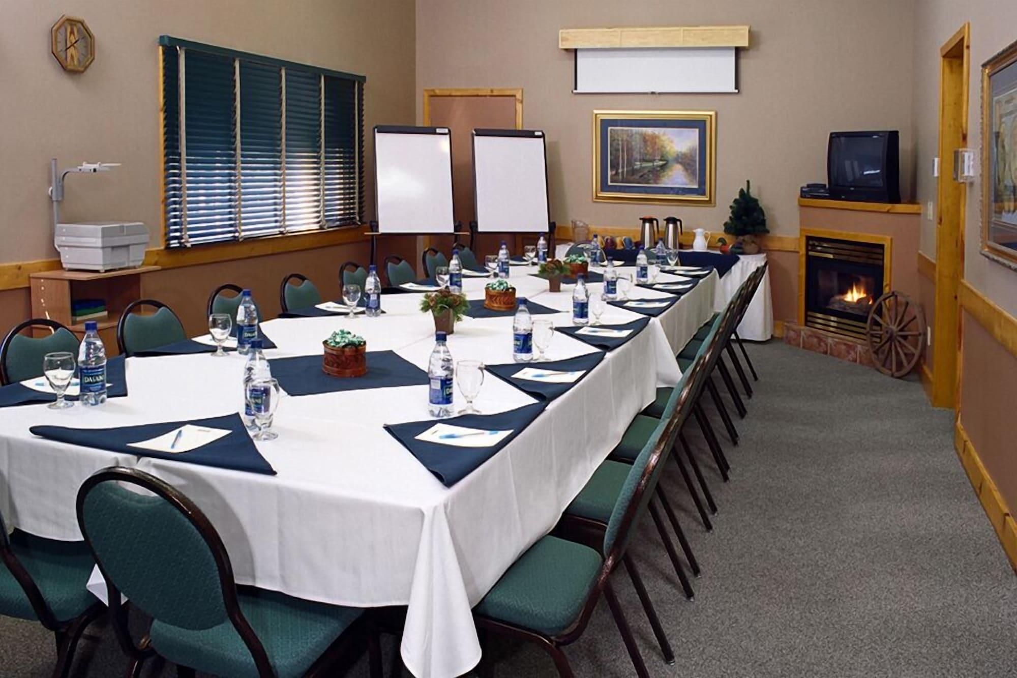 Sala de Reuniones Overlander Mountain Lodge