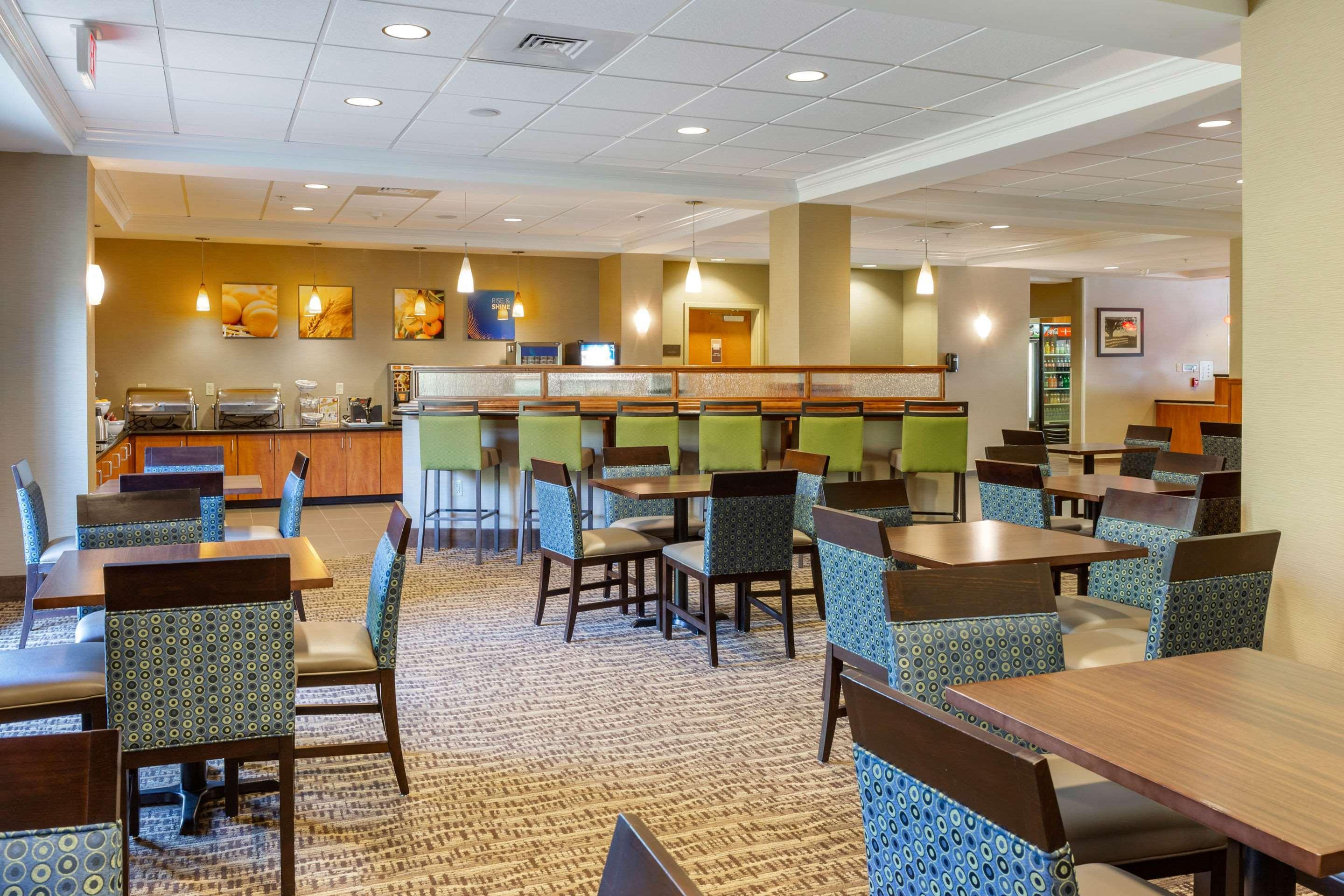 Restaurant Comfort Suites Lancaster Amish Country