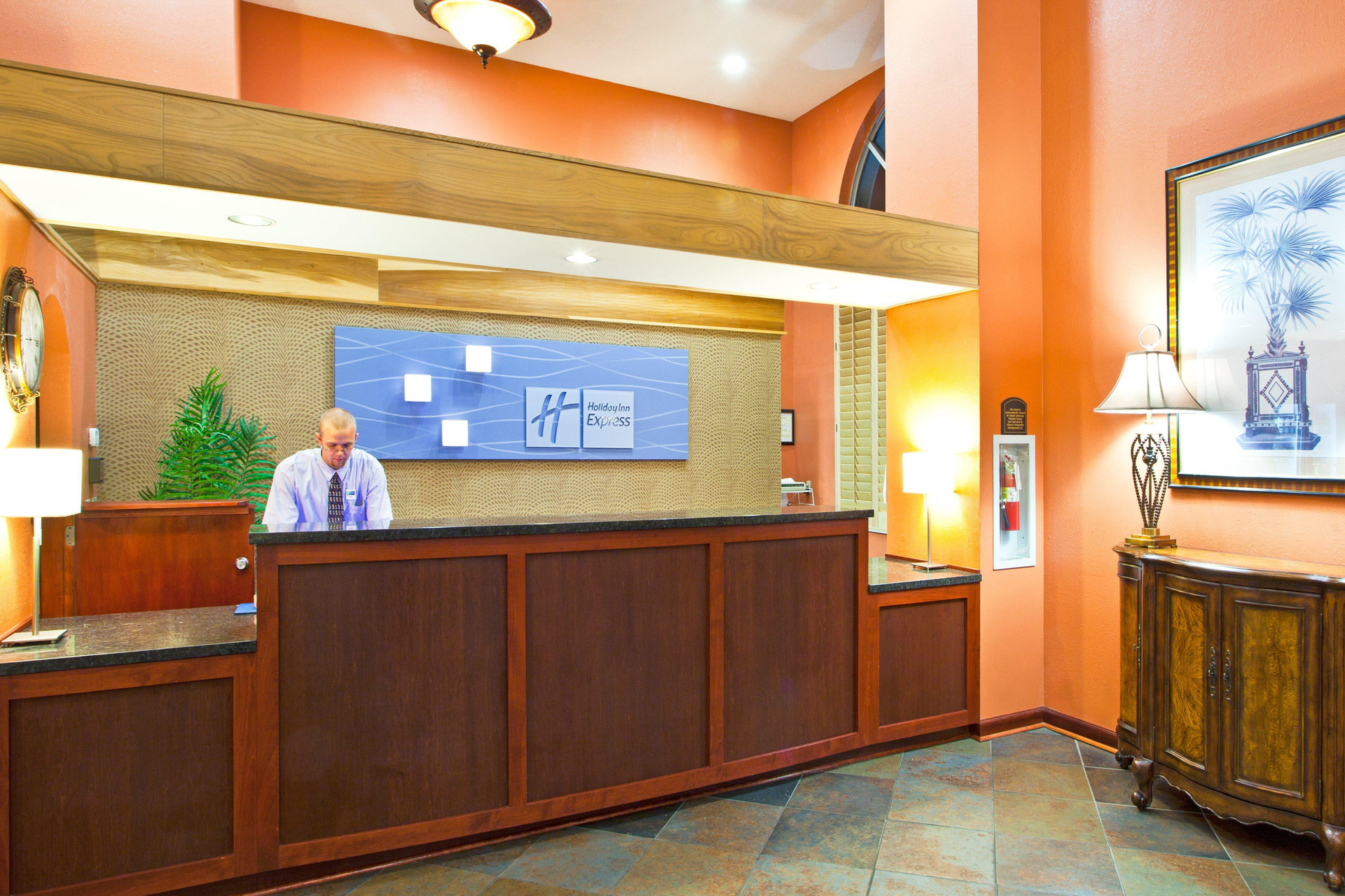 Vista Lobby Holiday Inn Express Clearwater-Gateway Area 