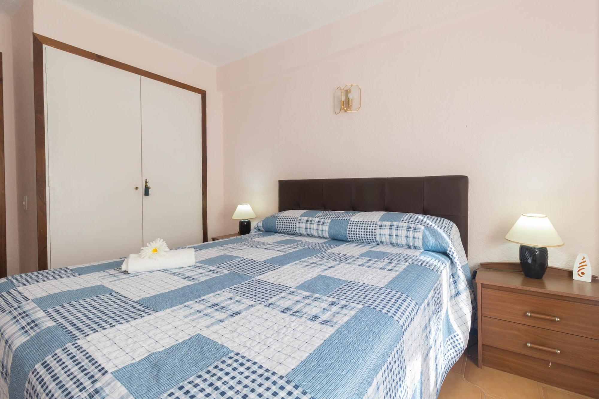 Quarto Apartamento Dms III Ref. 1041  by Iberplaya