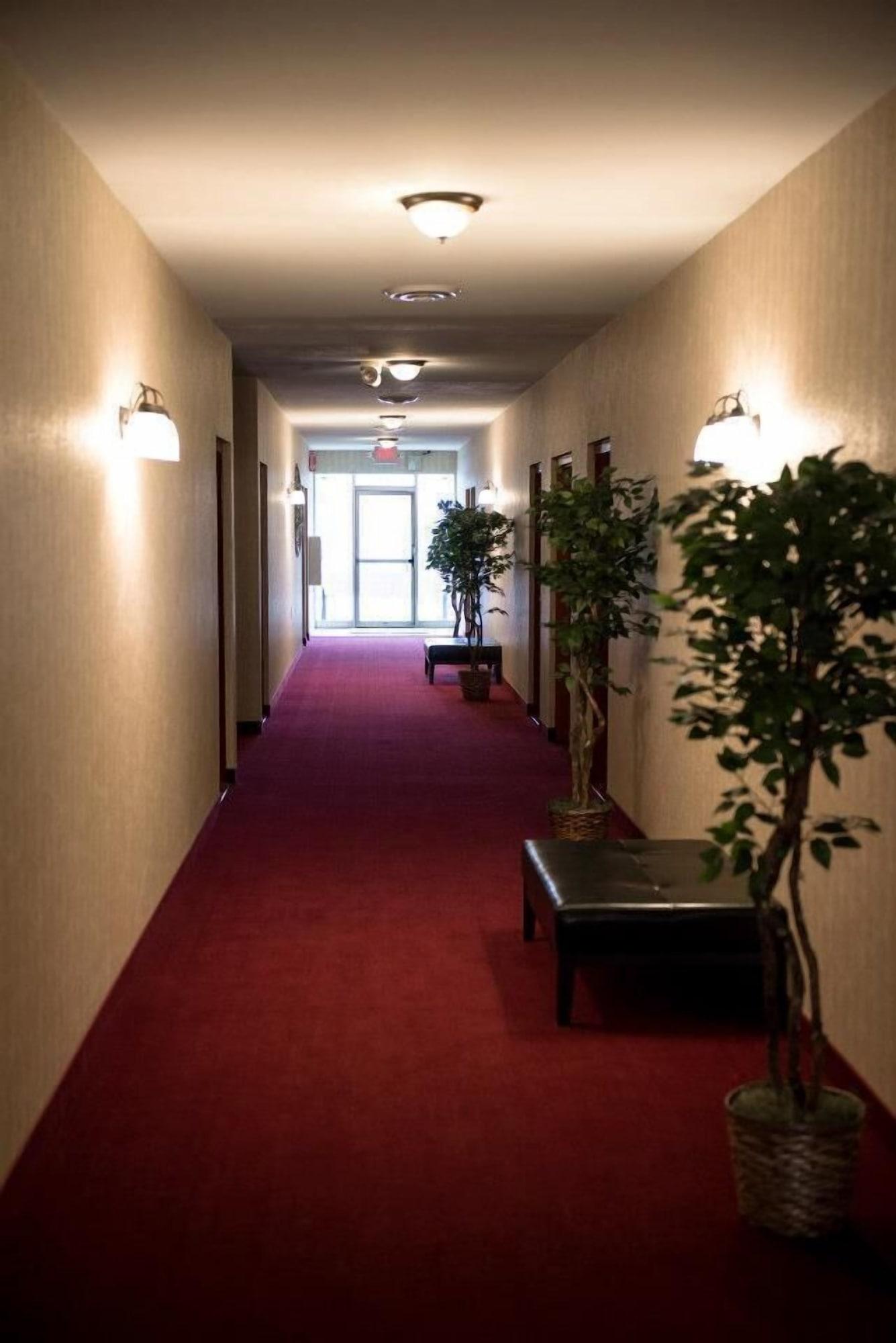 Varios Pacer Inn And Suites Delaware