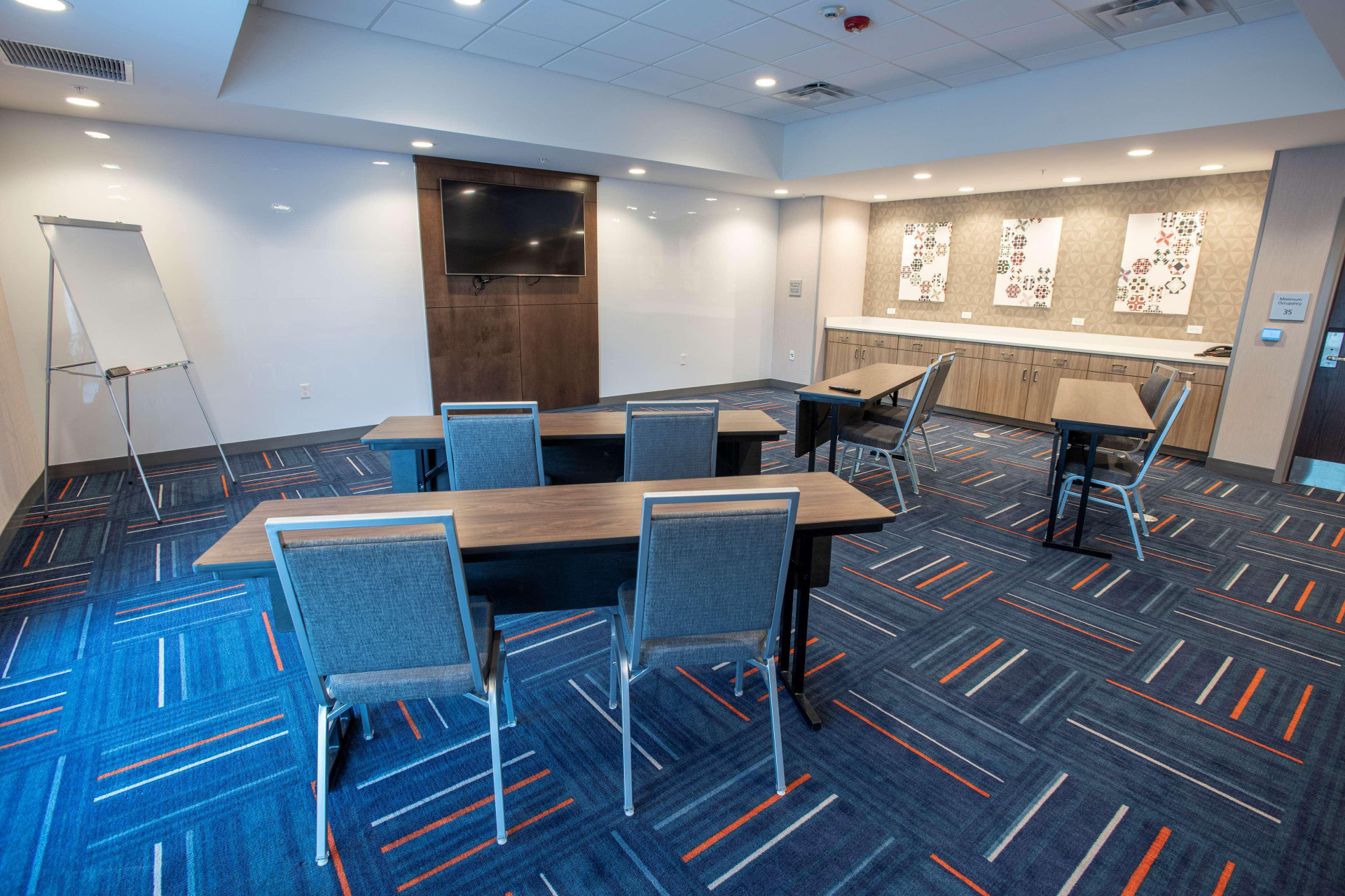 Centro de Negocios Hampton Inn by Hilton Richwood Cincinnati South