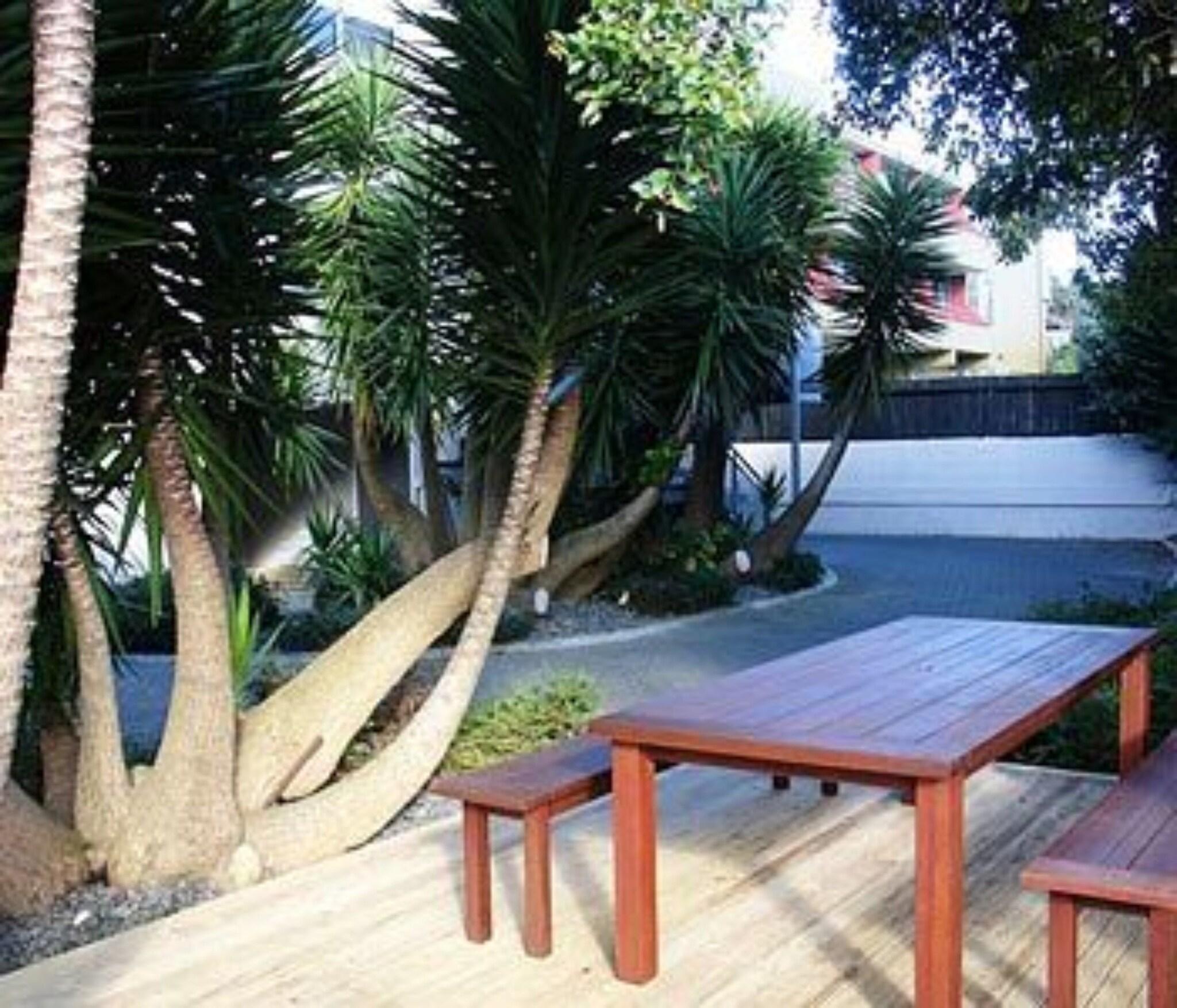 Restaurant Off Broadway Motel