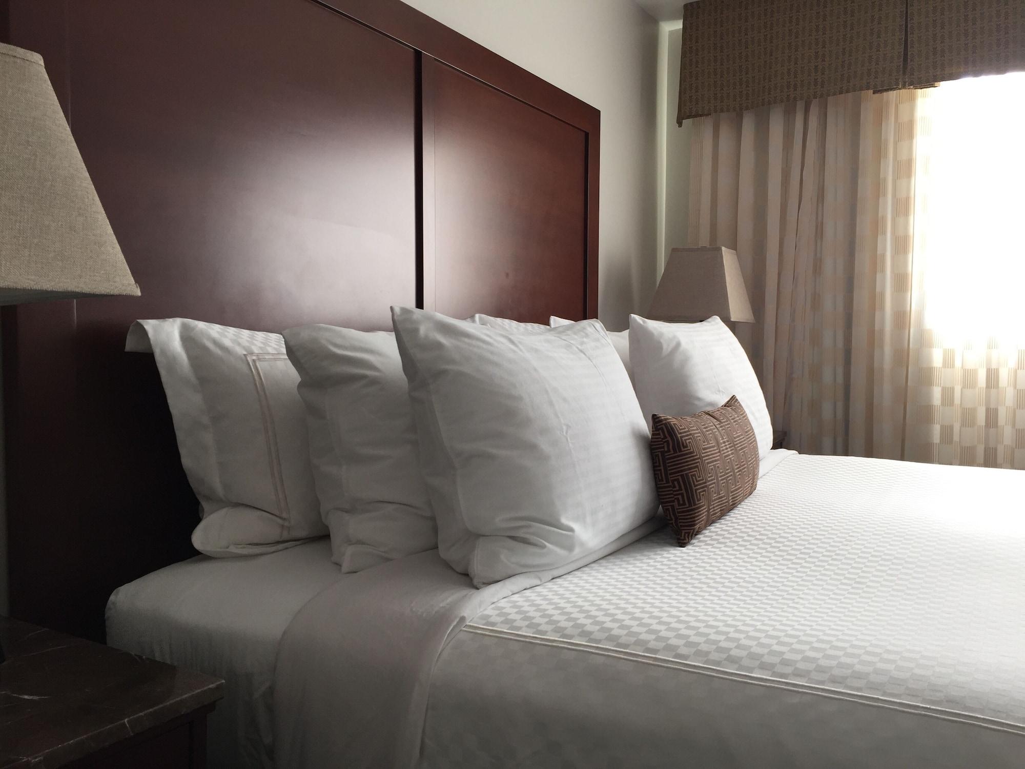 Varios Parkview Inn Motel