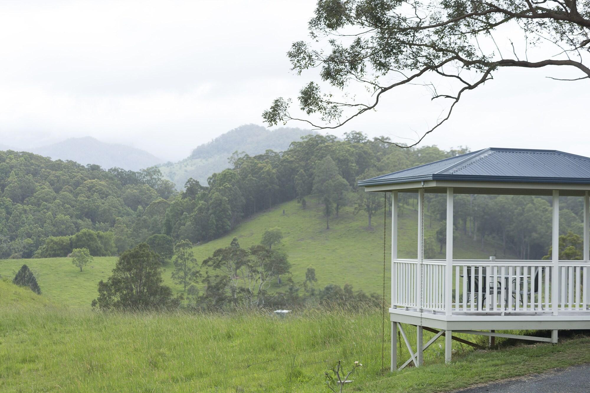 Varios Hillcrest Mountain View Retreat