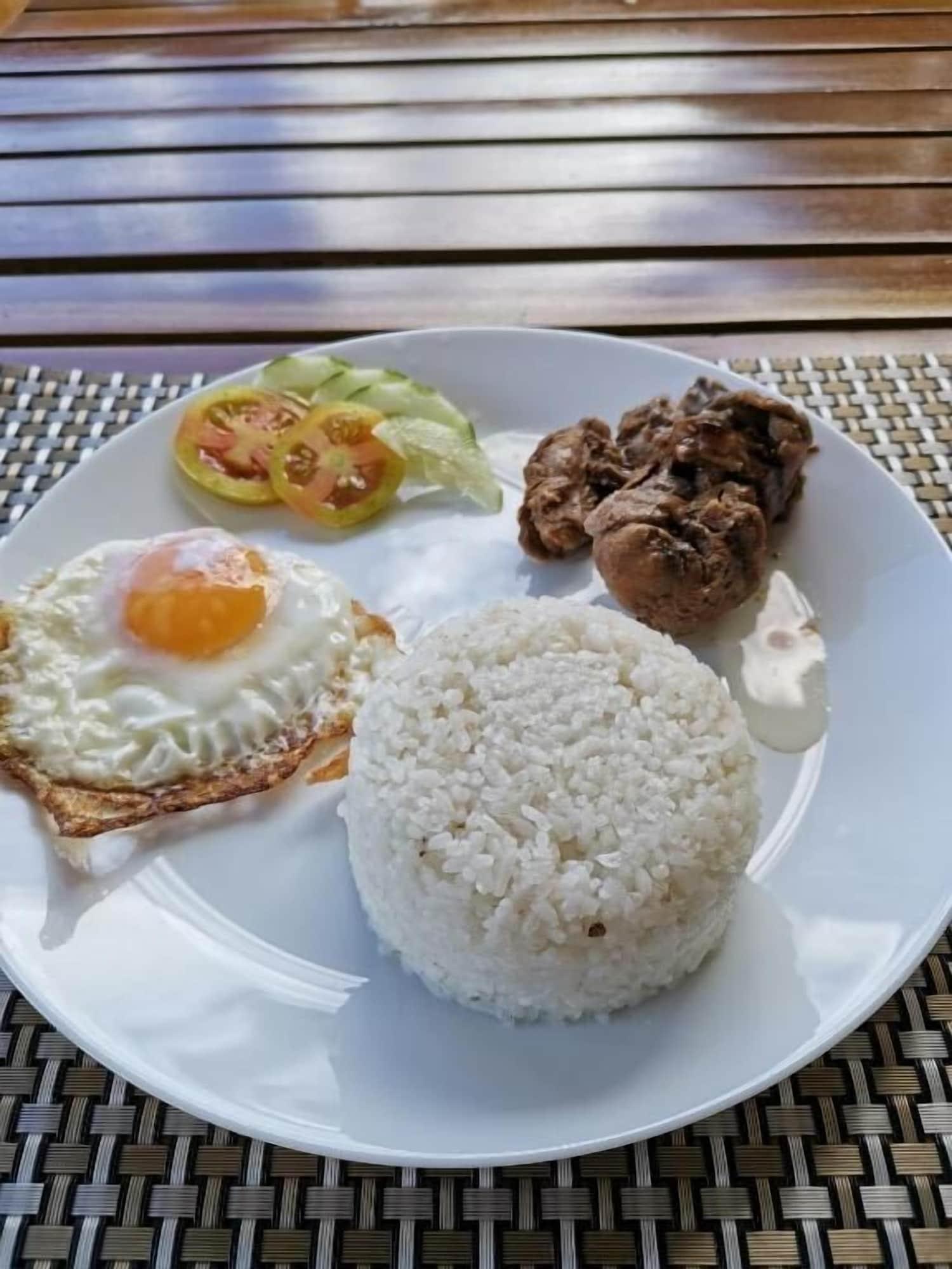 Restaurant Layanglayang Home