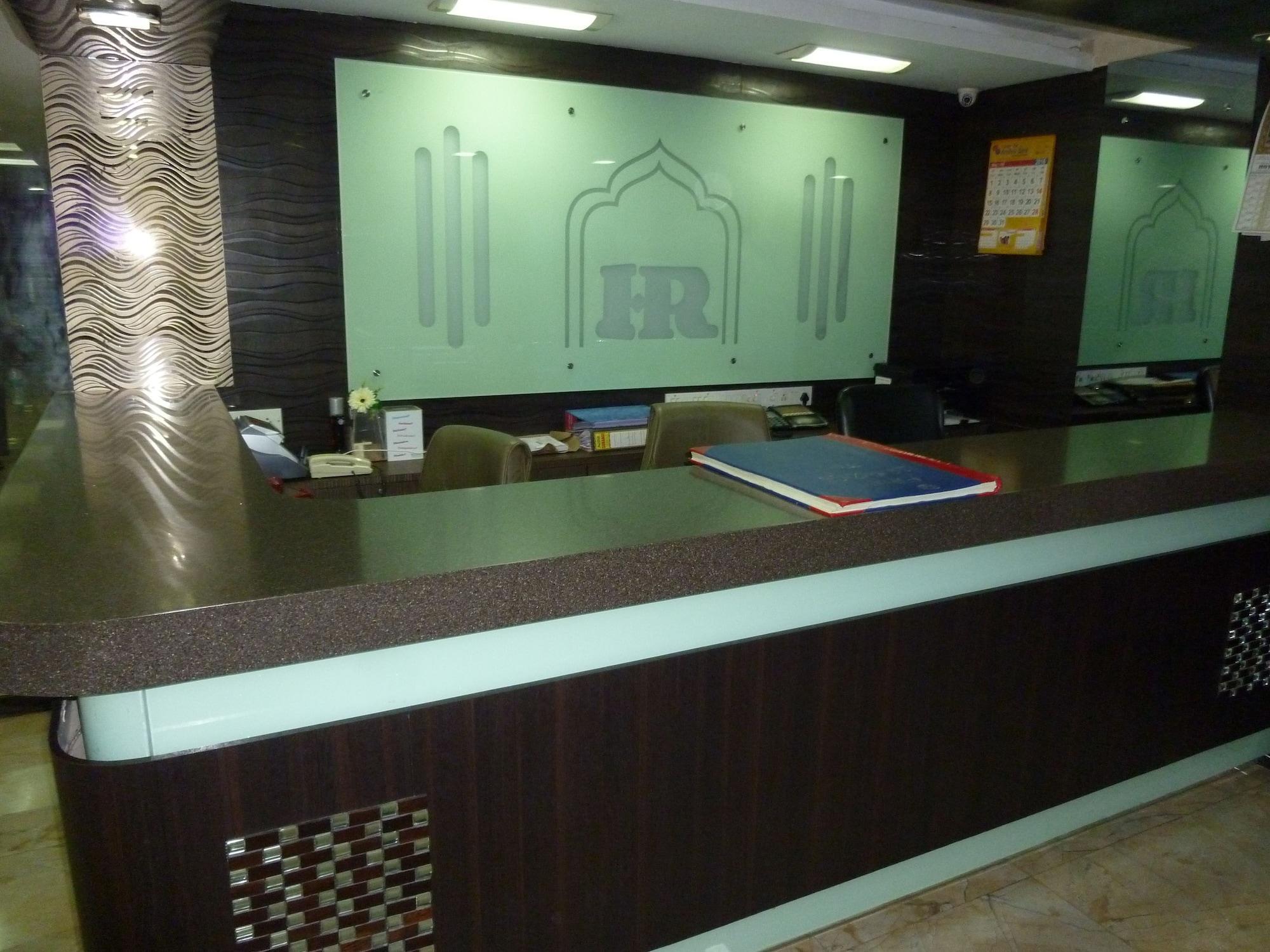 Vista Lobby Hotel Regal Palace