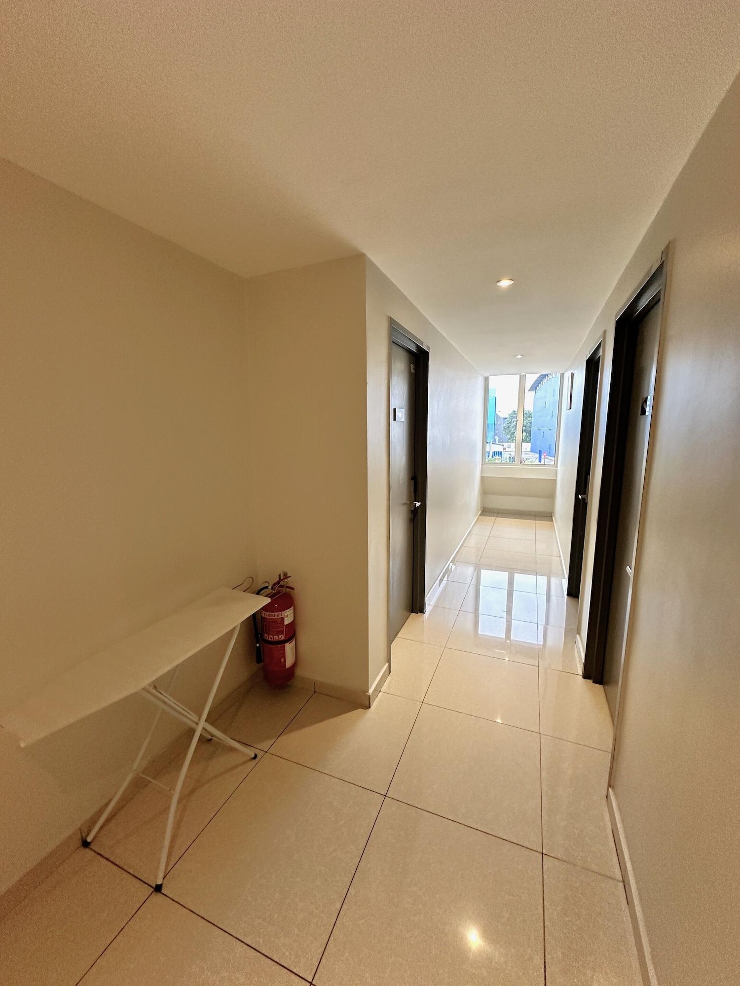 Comodidades del Alojamiento De UPTOWN Hotel @ P.J. 222