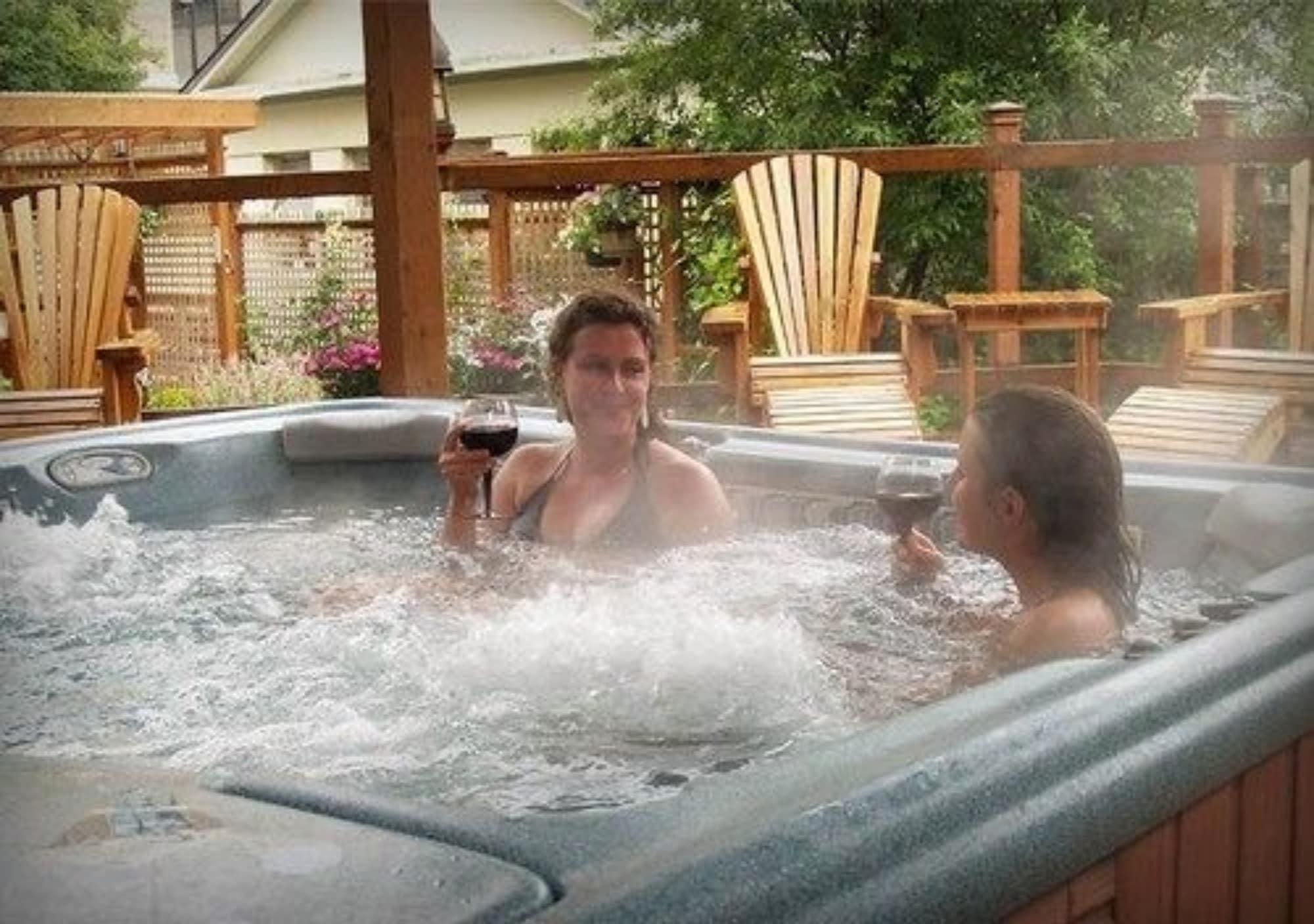 Spa Alaskas Capital Inn Bed & Breakfast