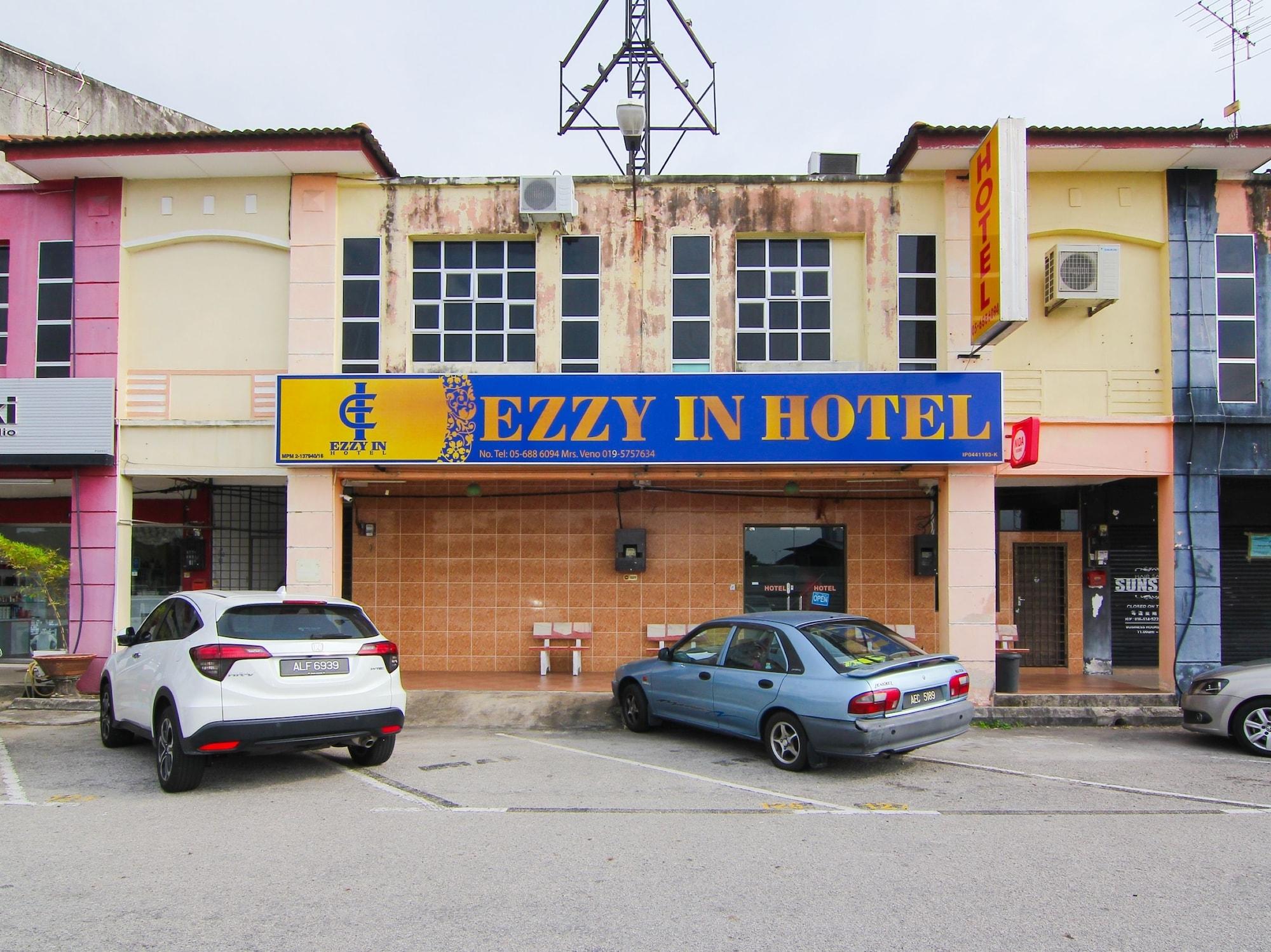 Varios OYO 43962 Ezzy In Hotel
