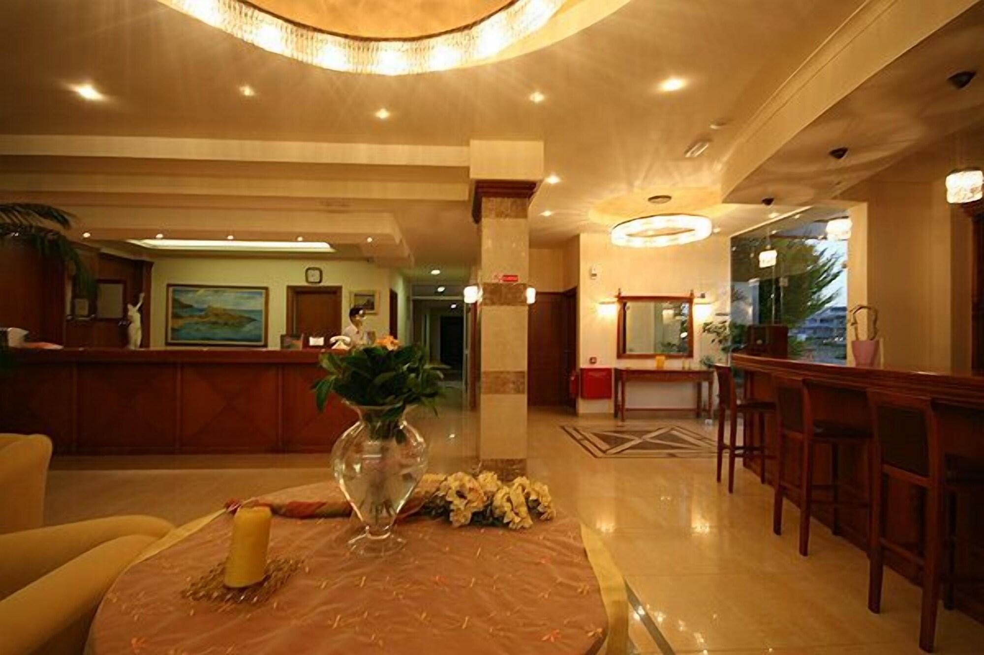 Vista Lobby Castro Beach Hotel