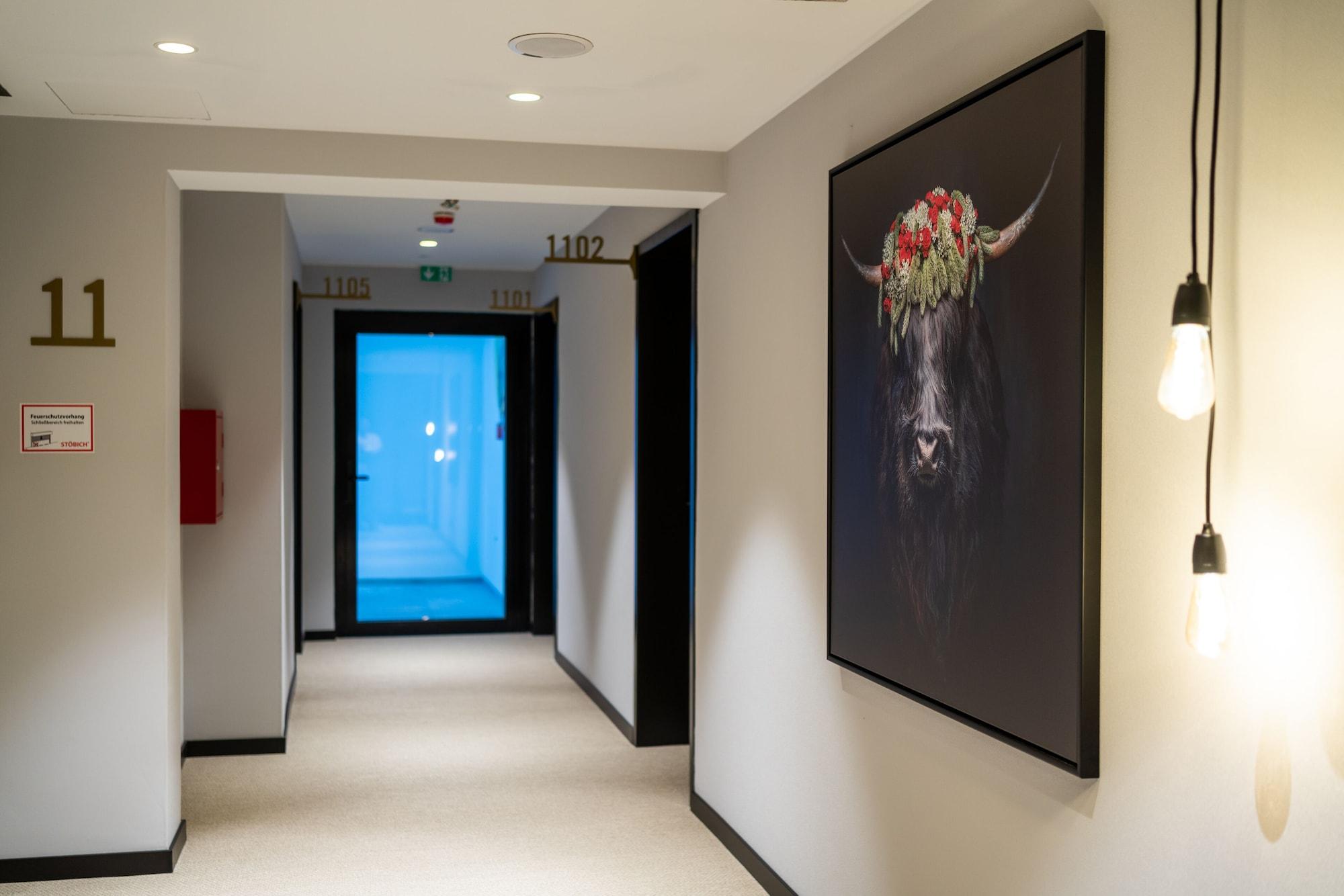 Varios Black F Tower - Serviced Apartments