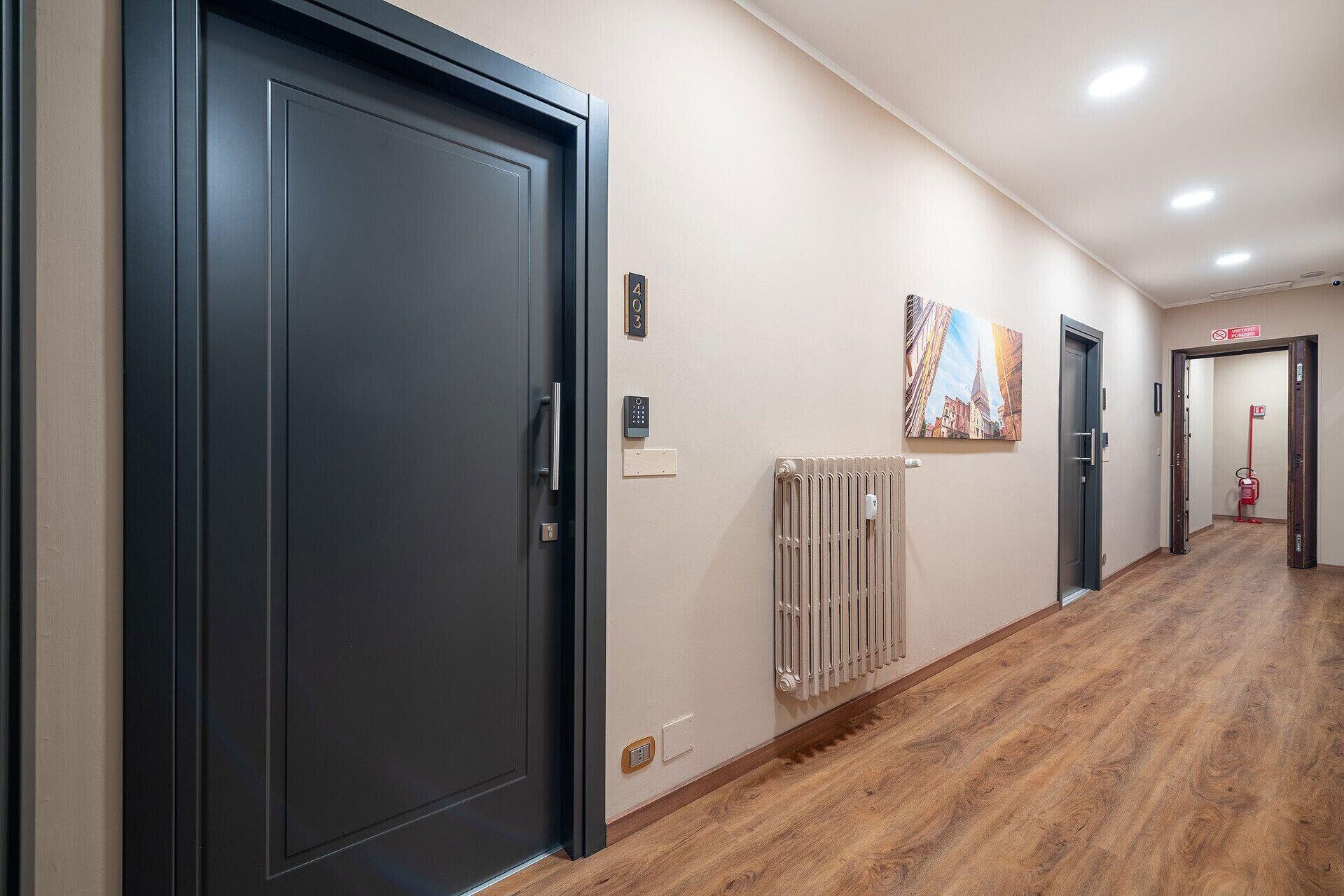 Varios Torino Station Relais