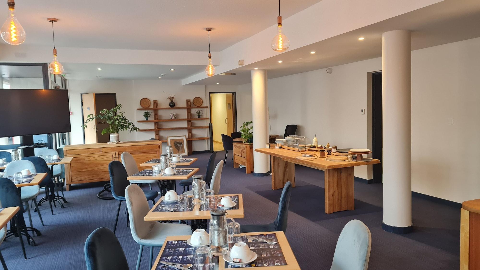 Varios Deltour Hôtel Rodez Bourran