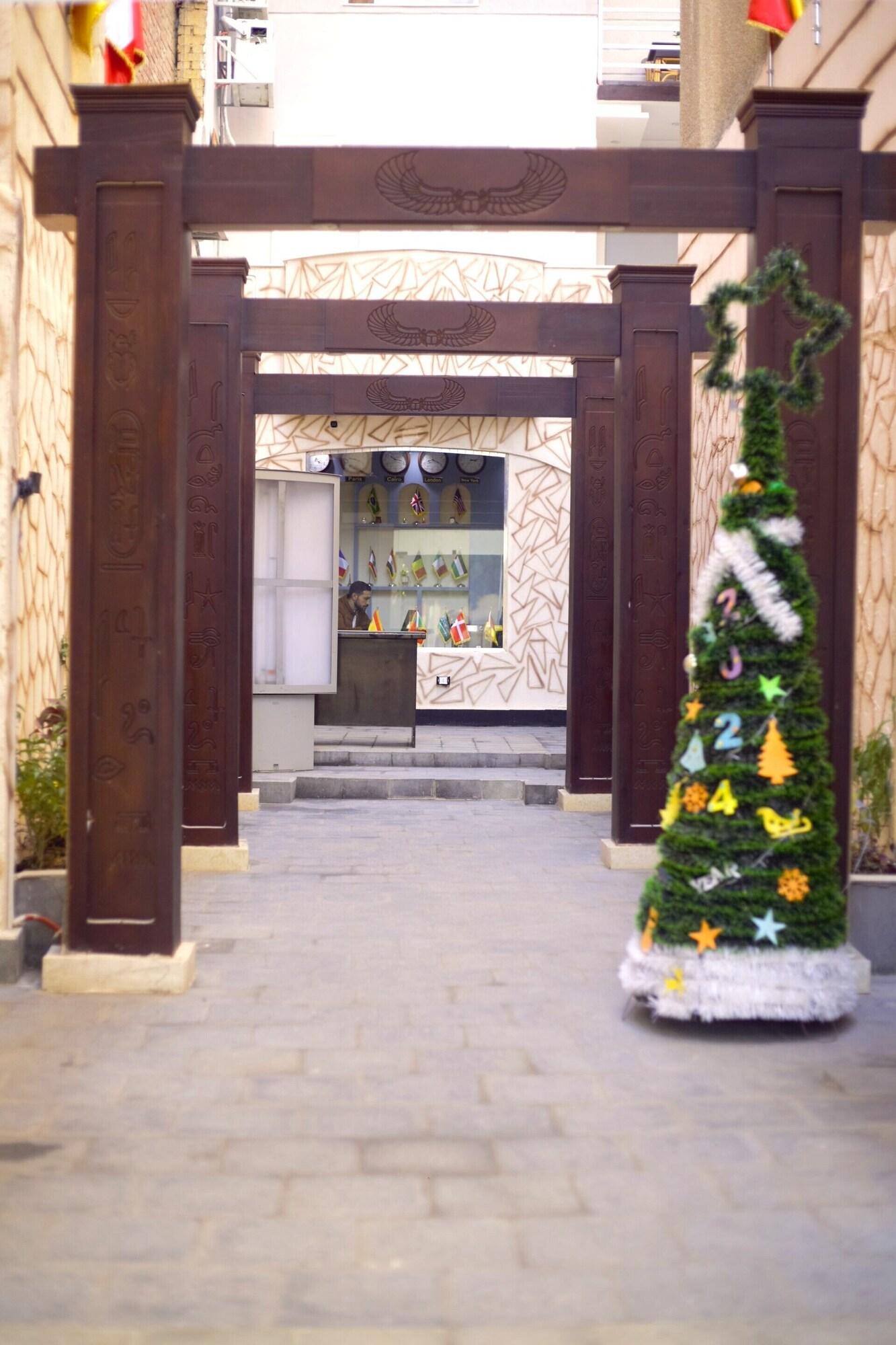 Vista Exterior Nun Pyramids INN