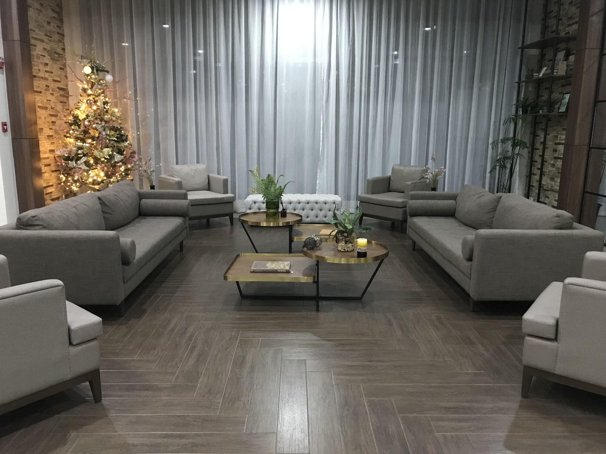 Vista Lobby Brenthill Condominium