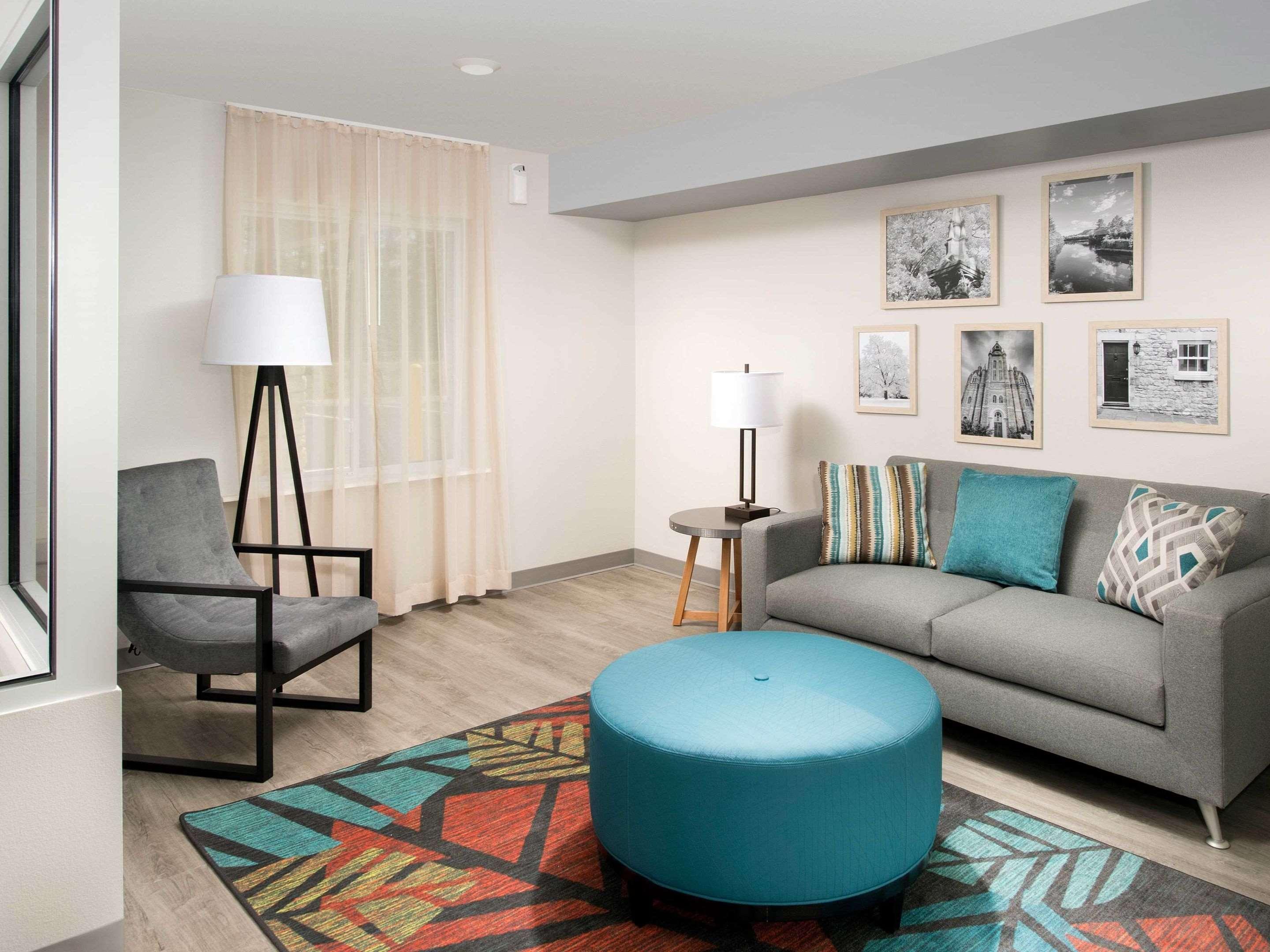 Vista Lobby WoodSpring Suites Albuquerque East I-40 Tramway
