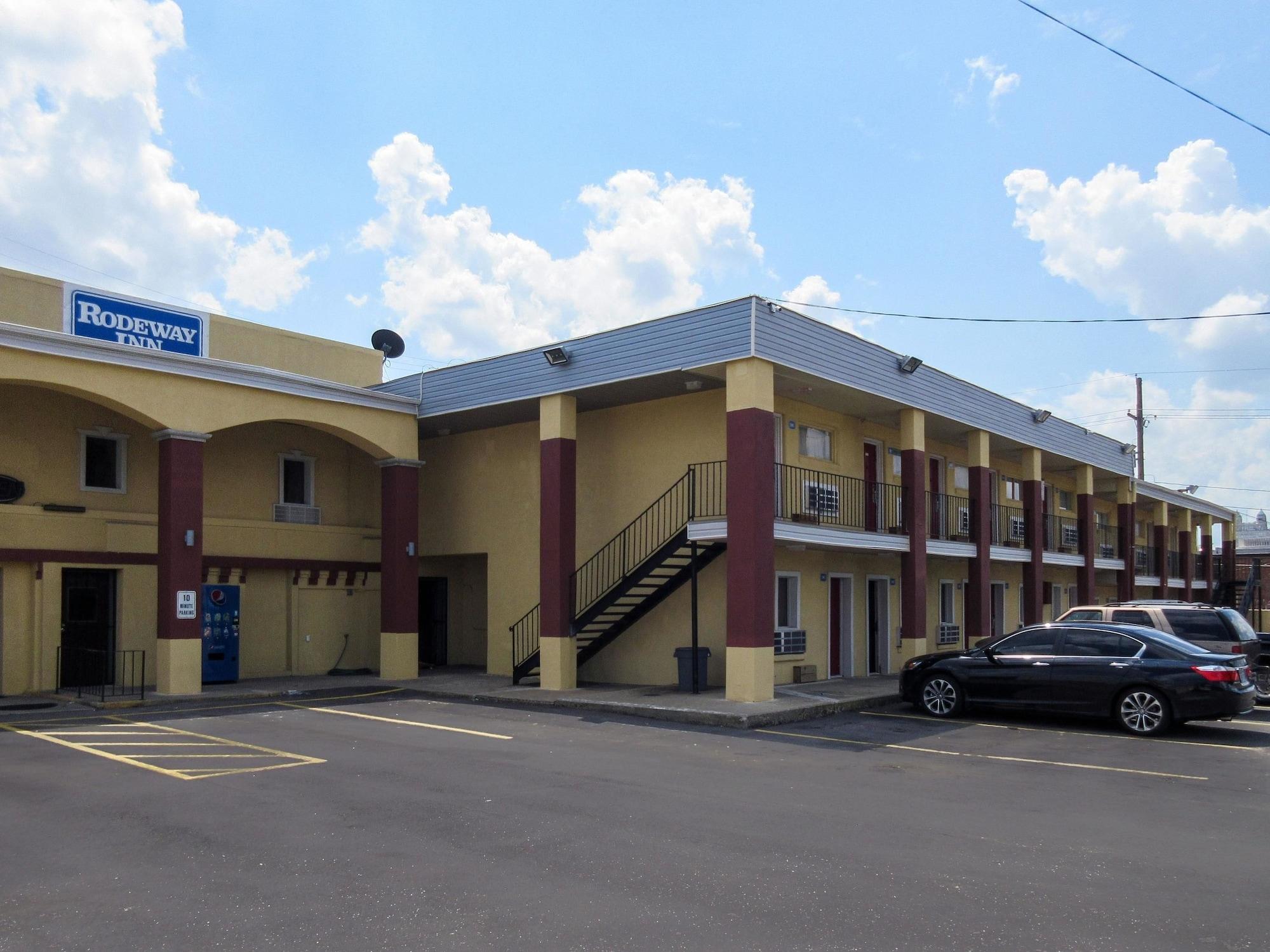 Varios Rodeway Inn Kansas City Downtown Area