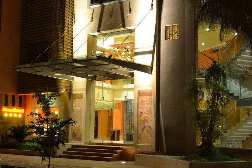 Vista Exterior Hostalia Hotel Expo & Business Class