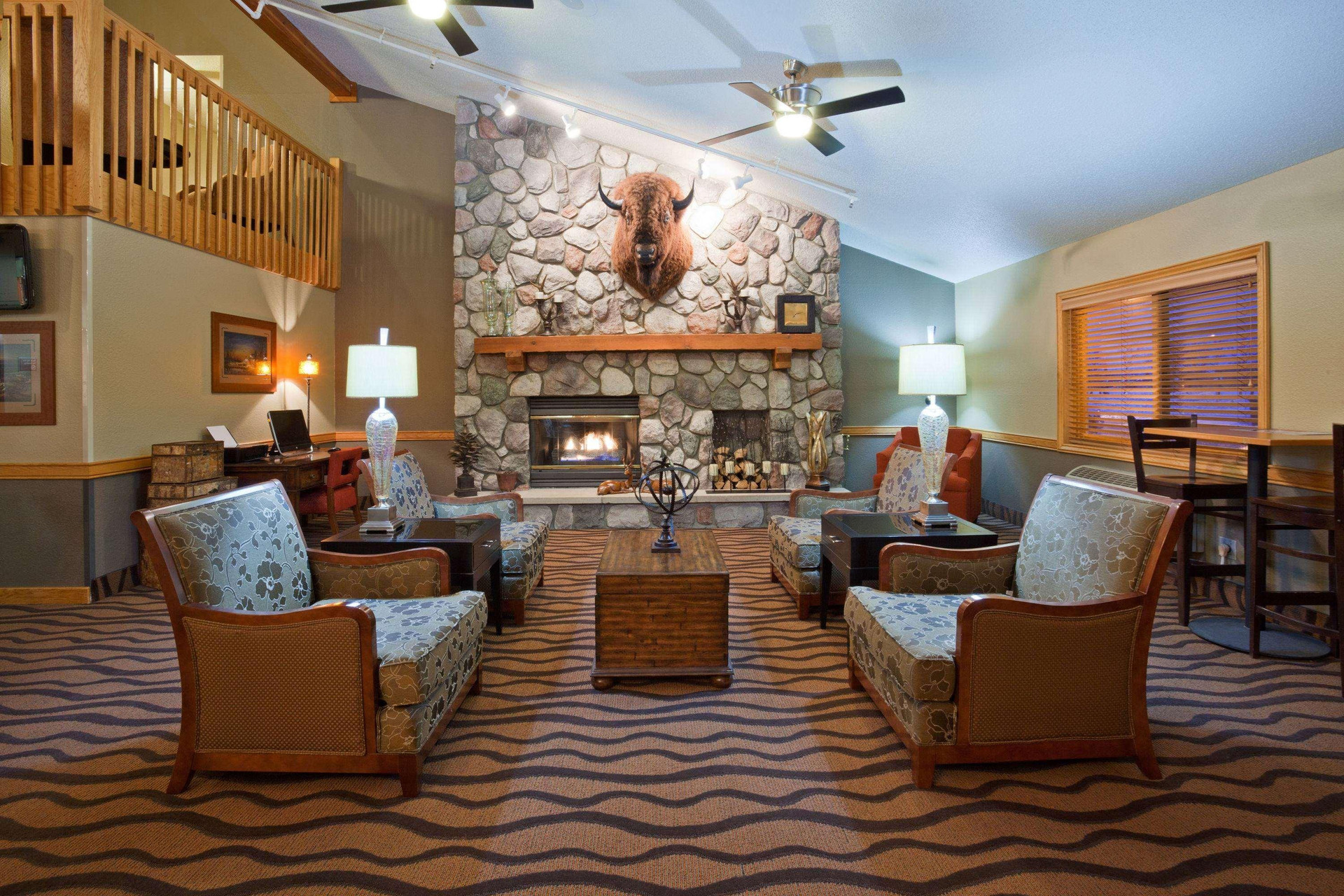 Vista Lobby AmericInn by Wyndham Grafton