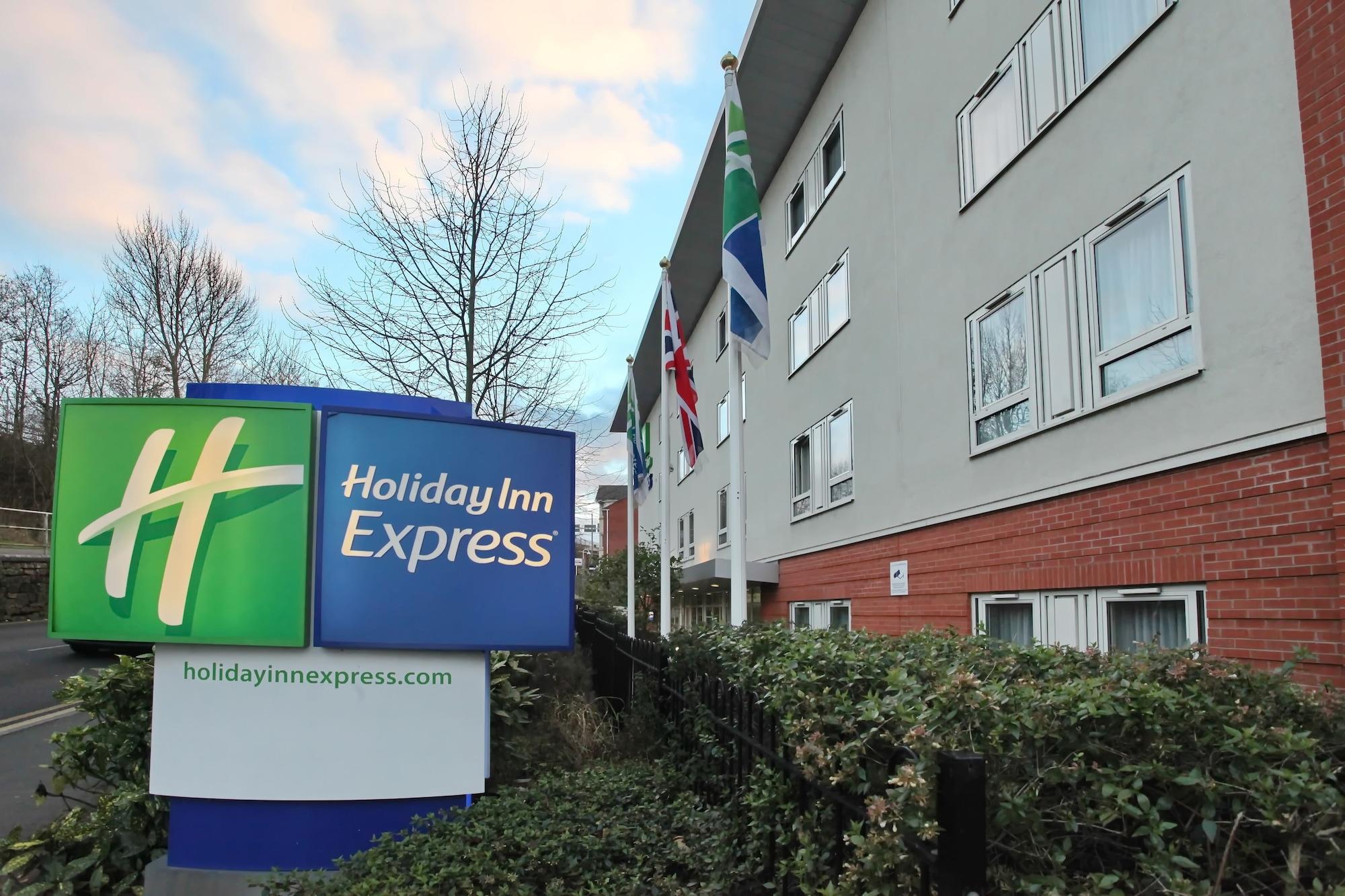 Vista Exterior Holiday Inn Express Birmingham Redditch by IHG