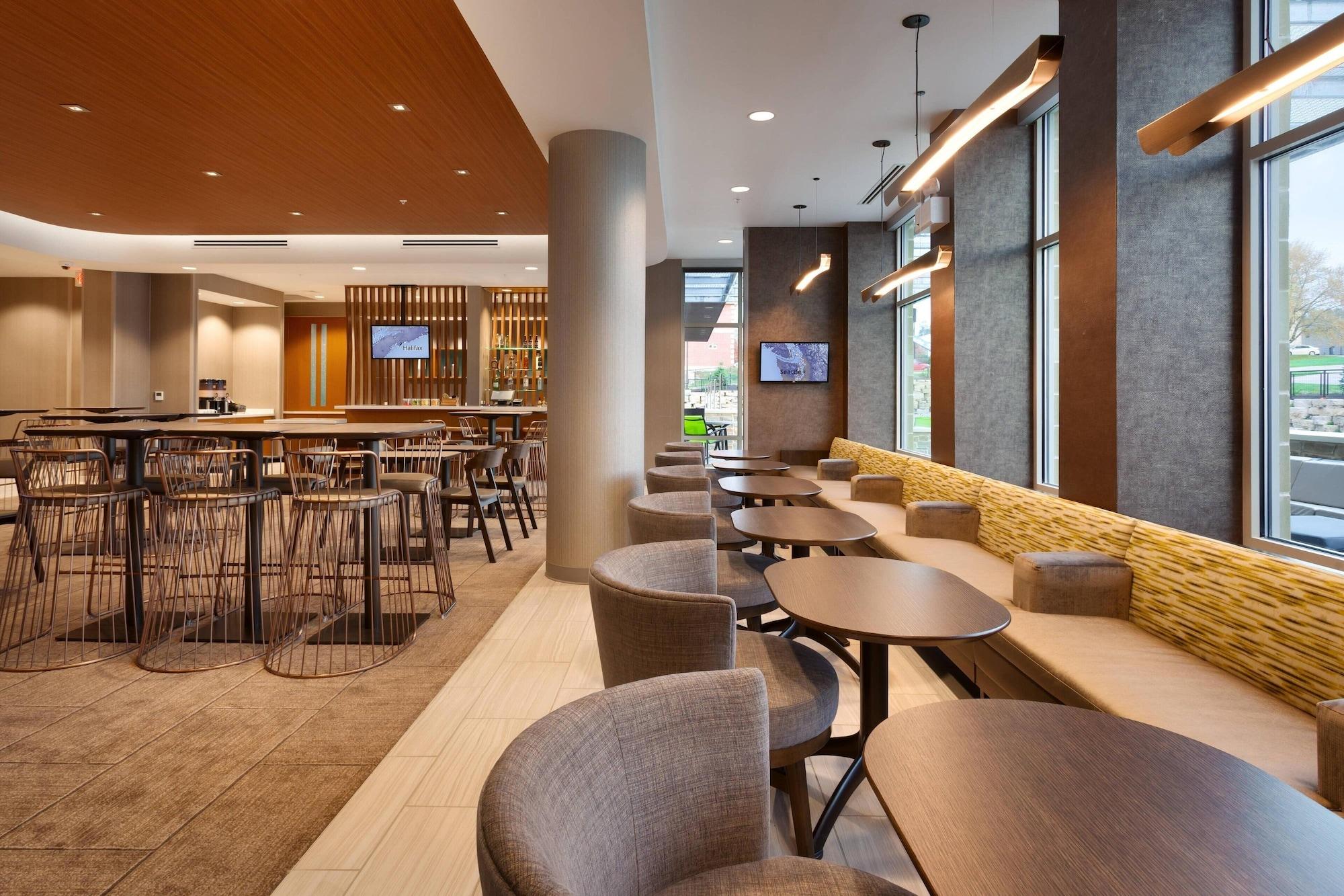 Vista Lobby SpringHill Suites by Marriott Coralville