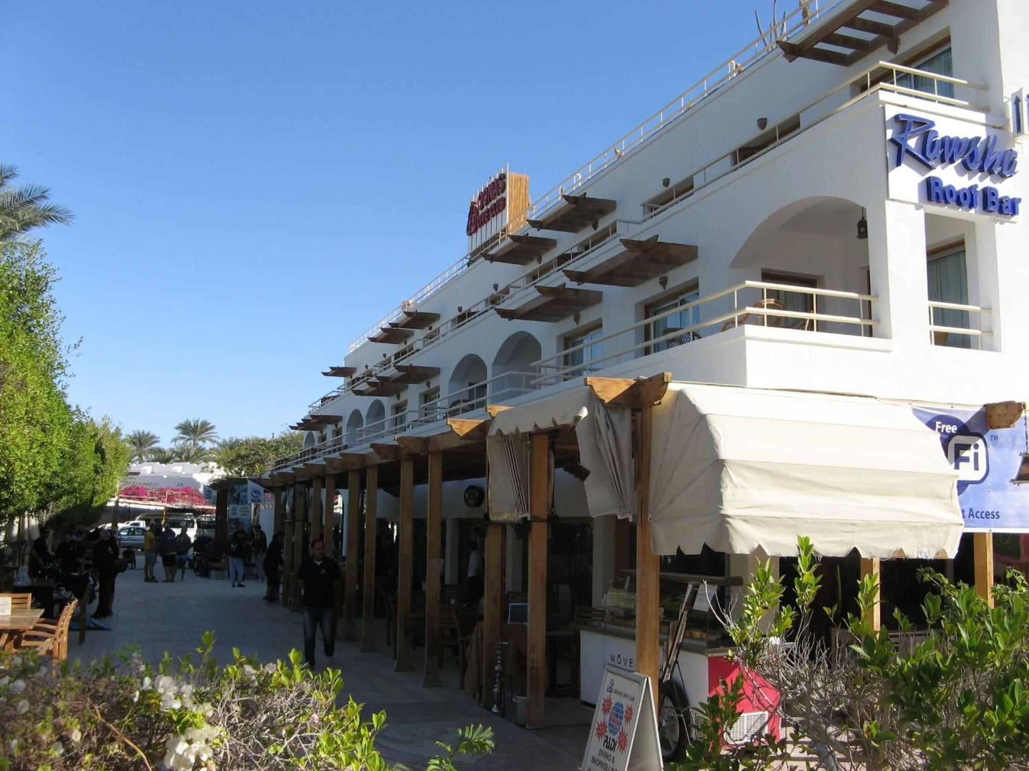 Vista Exterior Oonas Dive Club