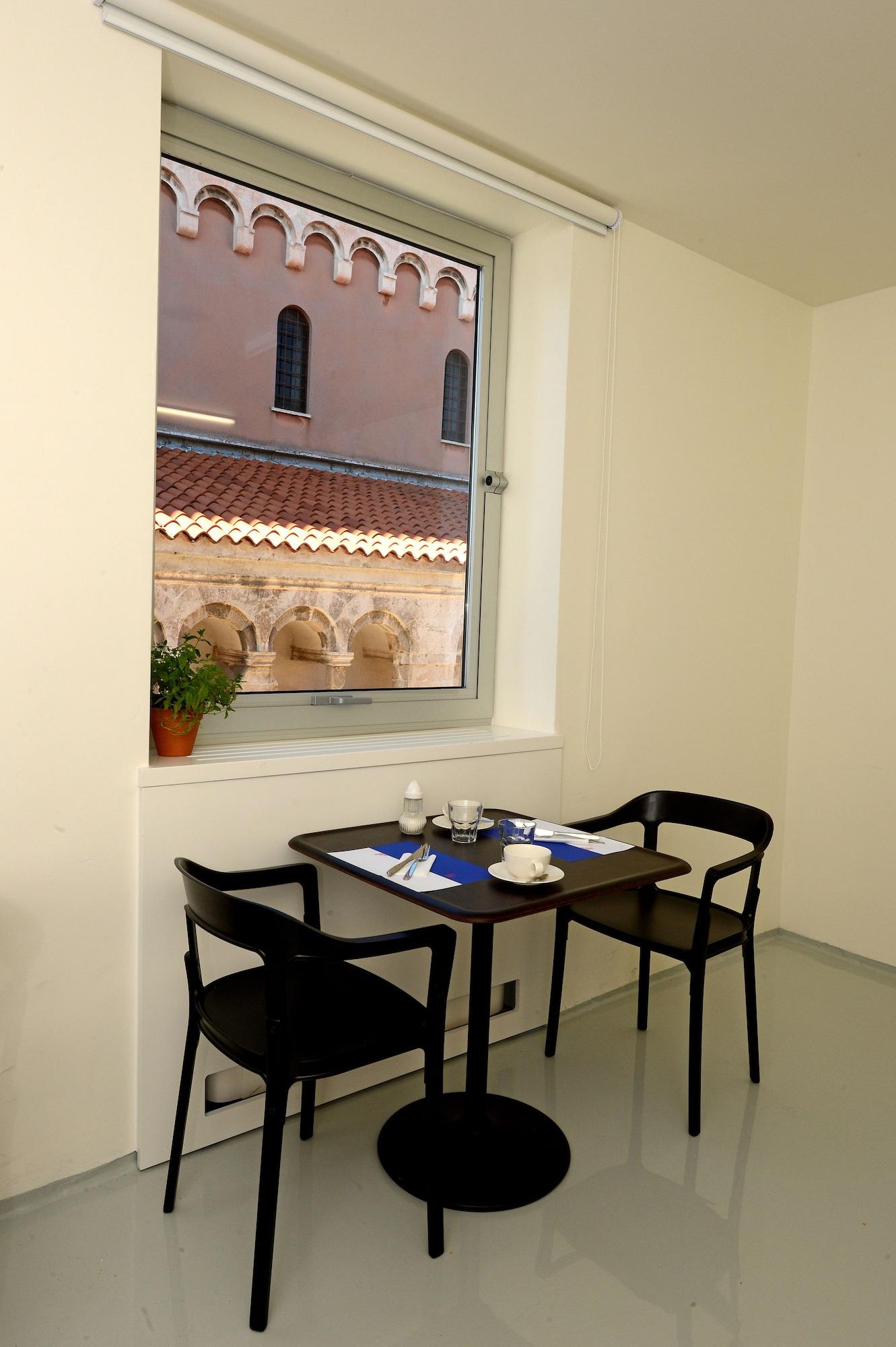 Restaurant Boutique Hostel Forum