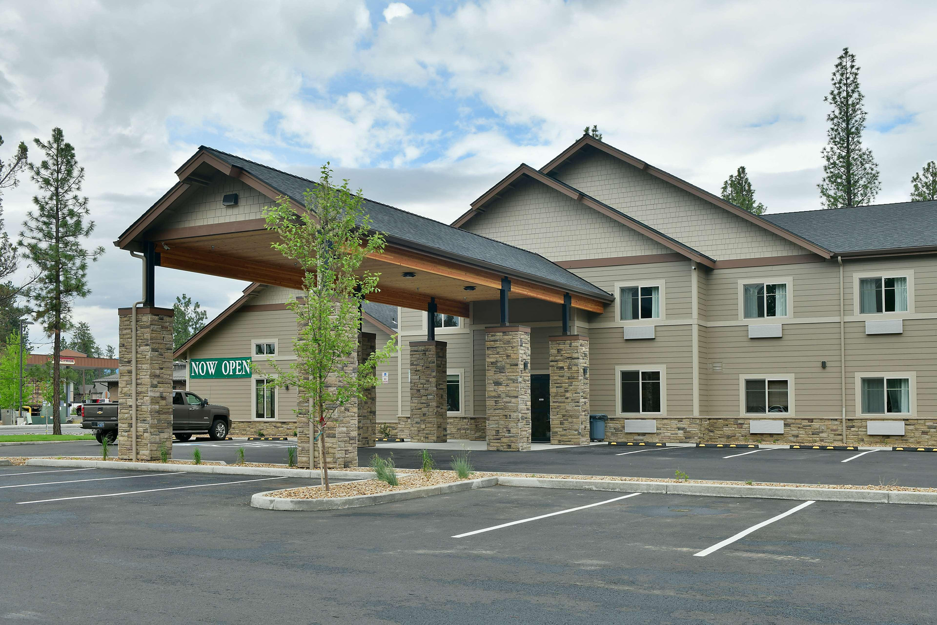 Vista Exterior GrandStay Hotel & Suites Sisters