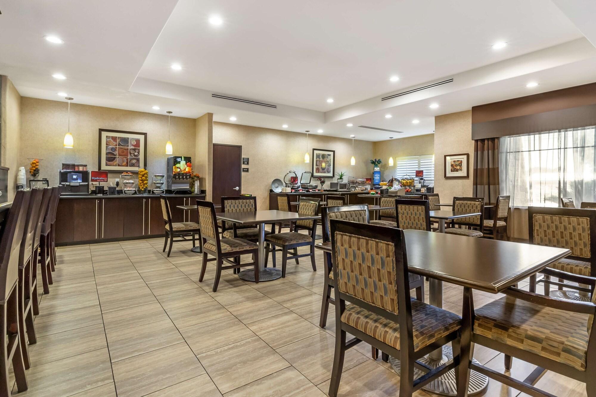 Restaurant Best Western Plus Lytle Inn & Suites