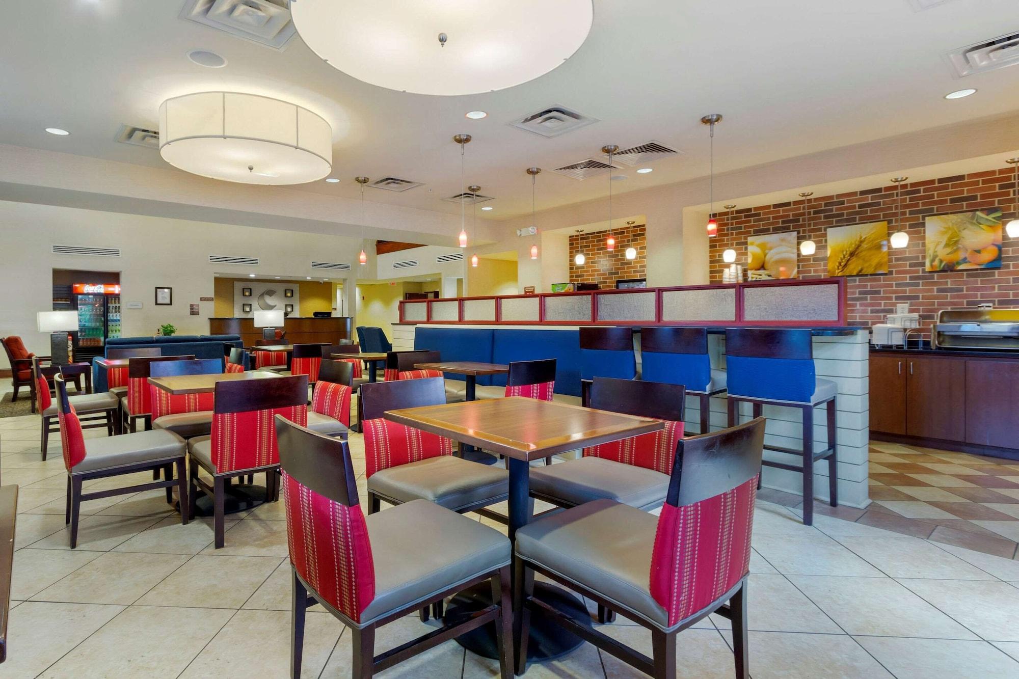 Restaurant Comfort Suites Charleston West Ashley
