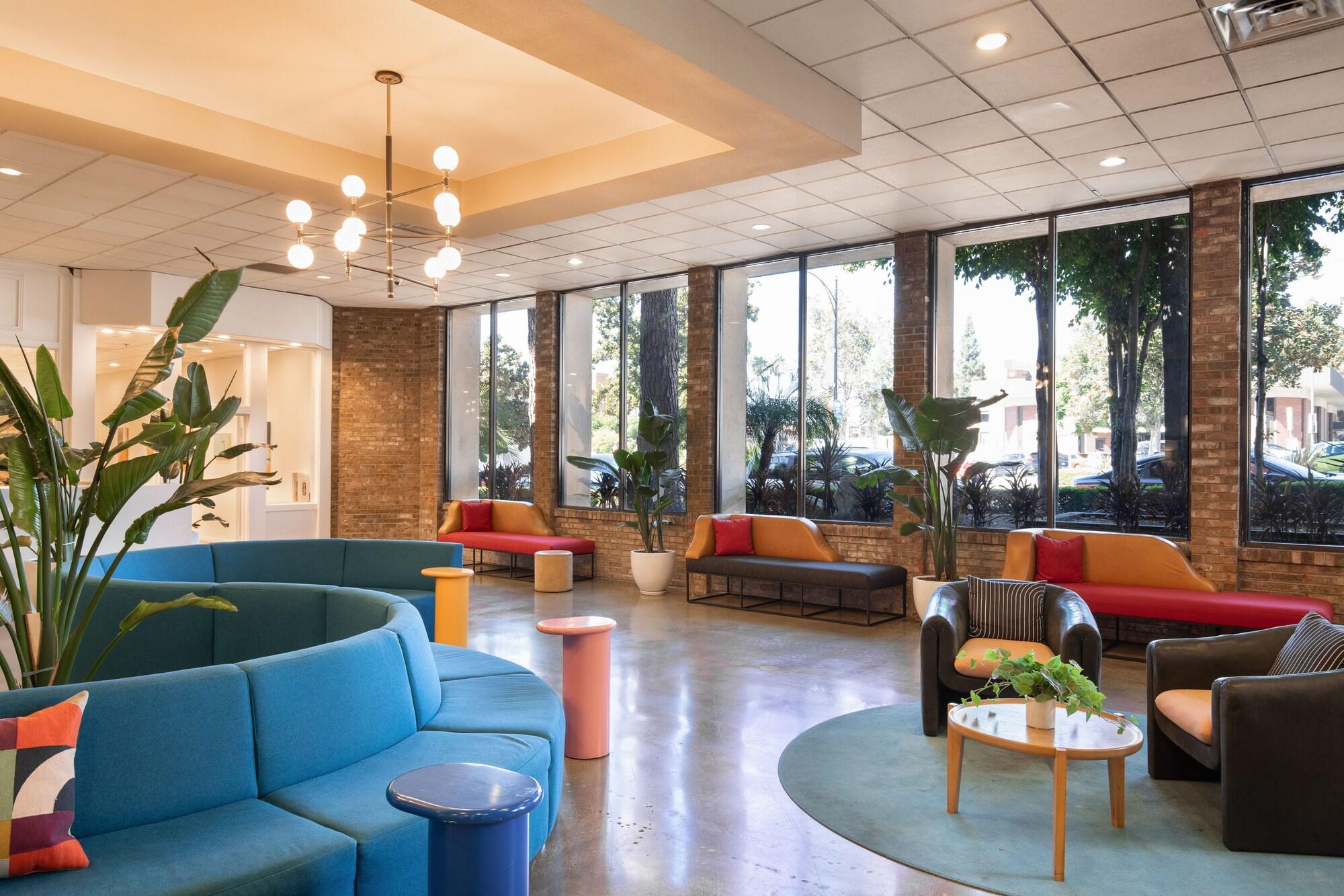 Vista Lobby Hotel Burbank