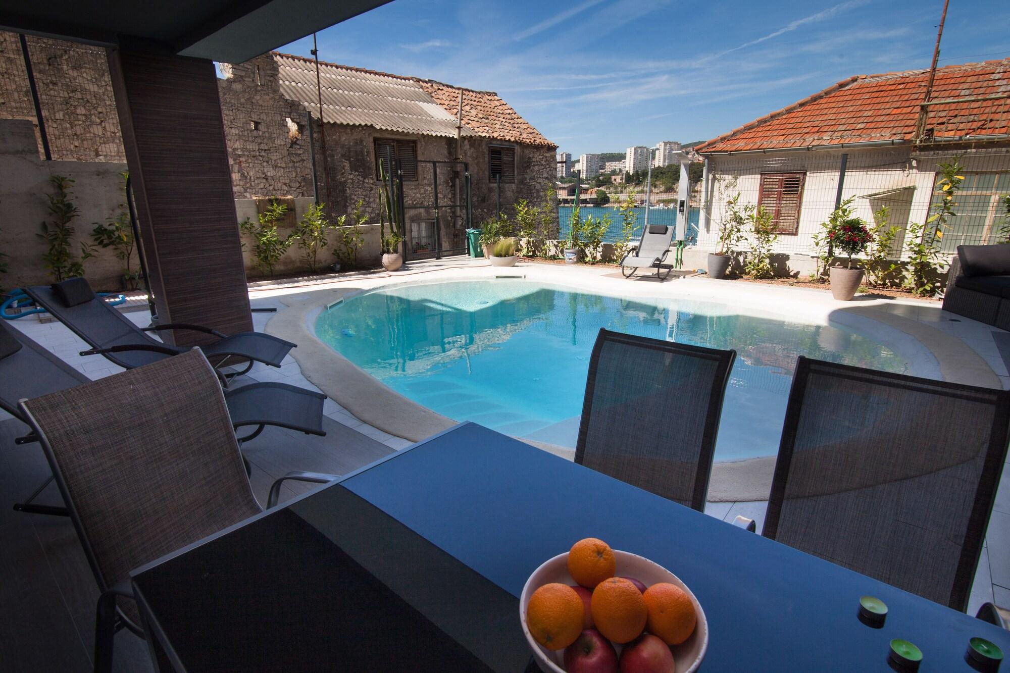 Vista Piscina Basic Mansion