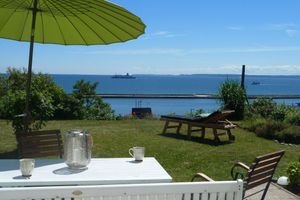 Alquiler Vacacional - Panoramic view to the sea, small garden, quiet and still central location