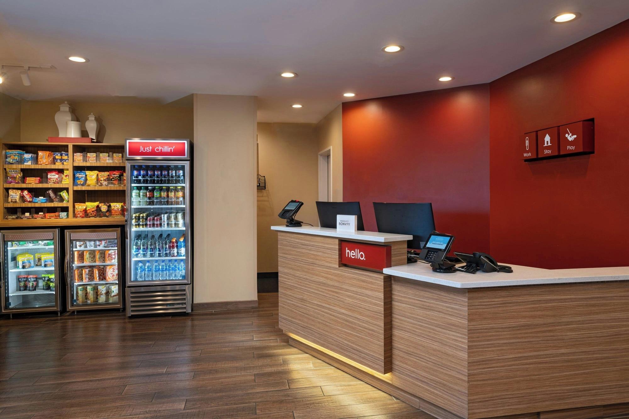 Vista Lobby TownePlace Suites by Marriott El Paso North