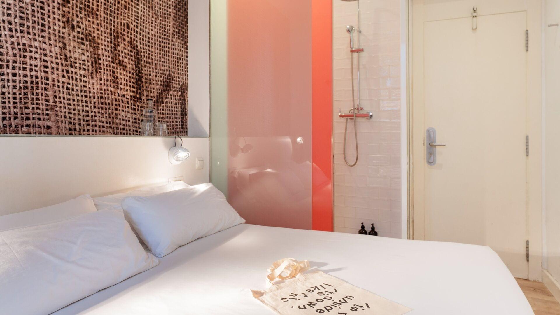 Varios Chic & Basic Tallers Hostal