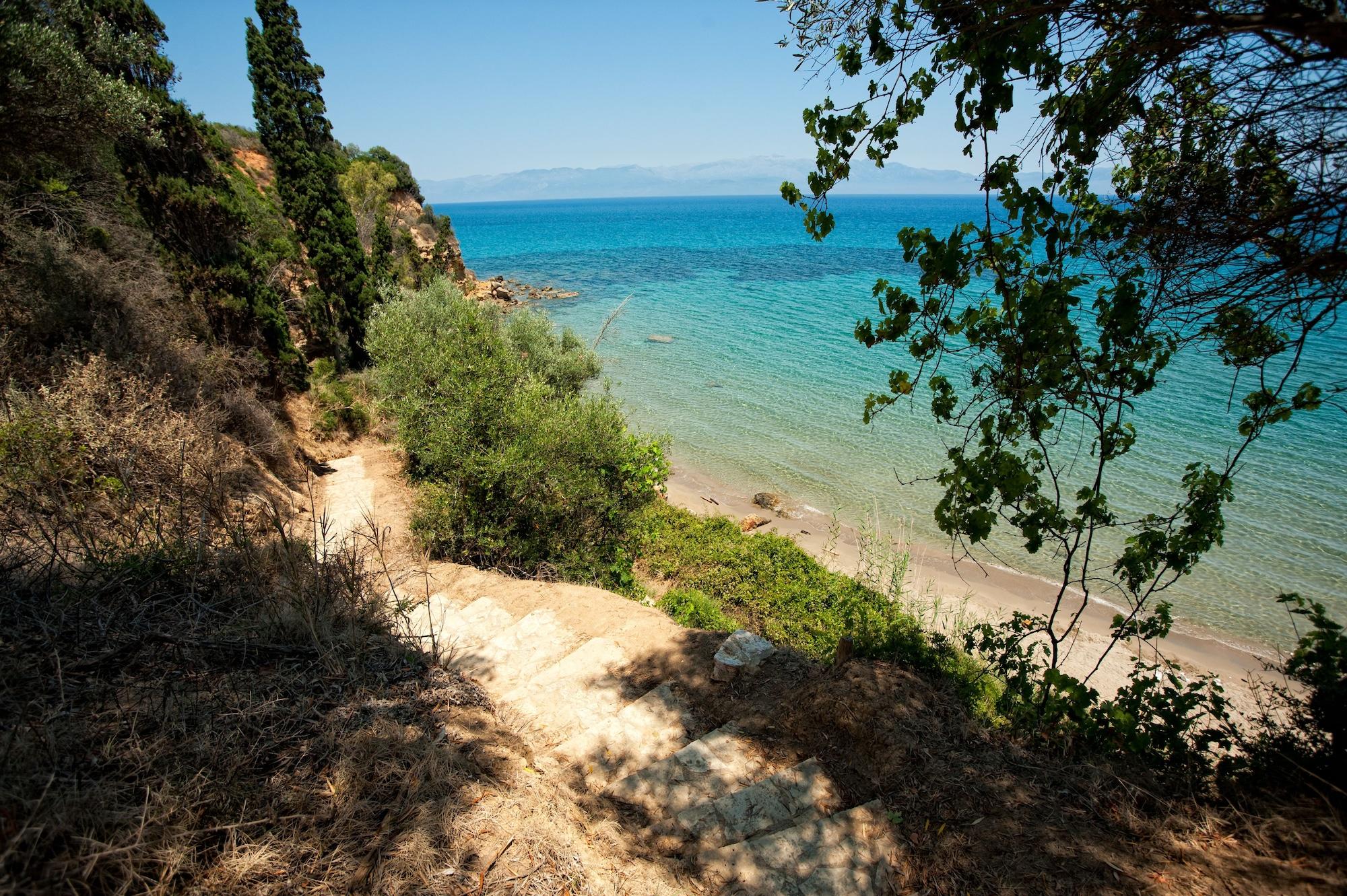 Playa Colonides Beach Hotel