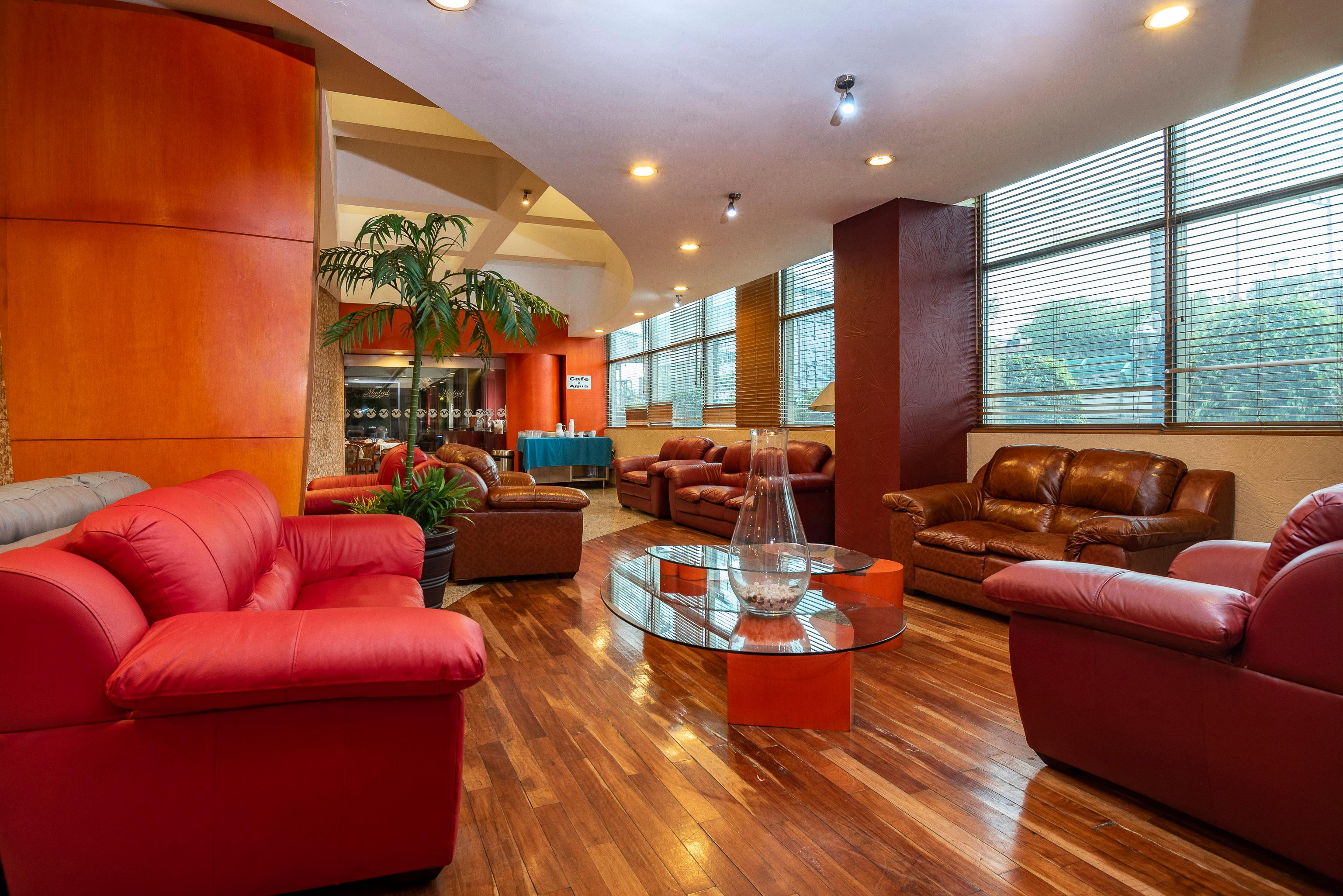 Bar/Salón Mandarin Carton