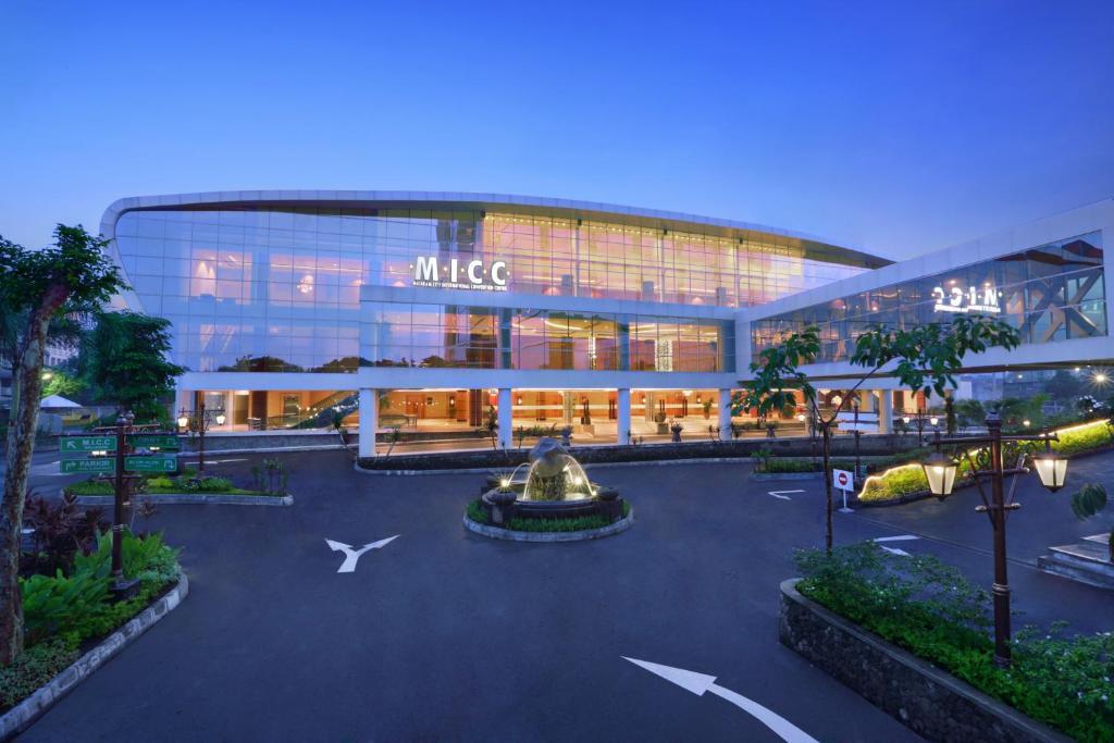 Vista Exterior The Alana Yogyakarta Hotel and Convention Center