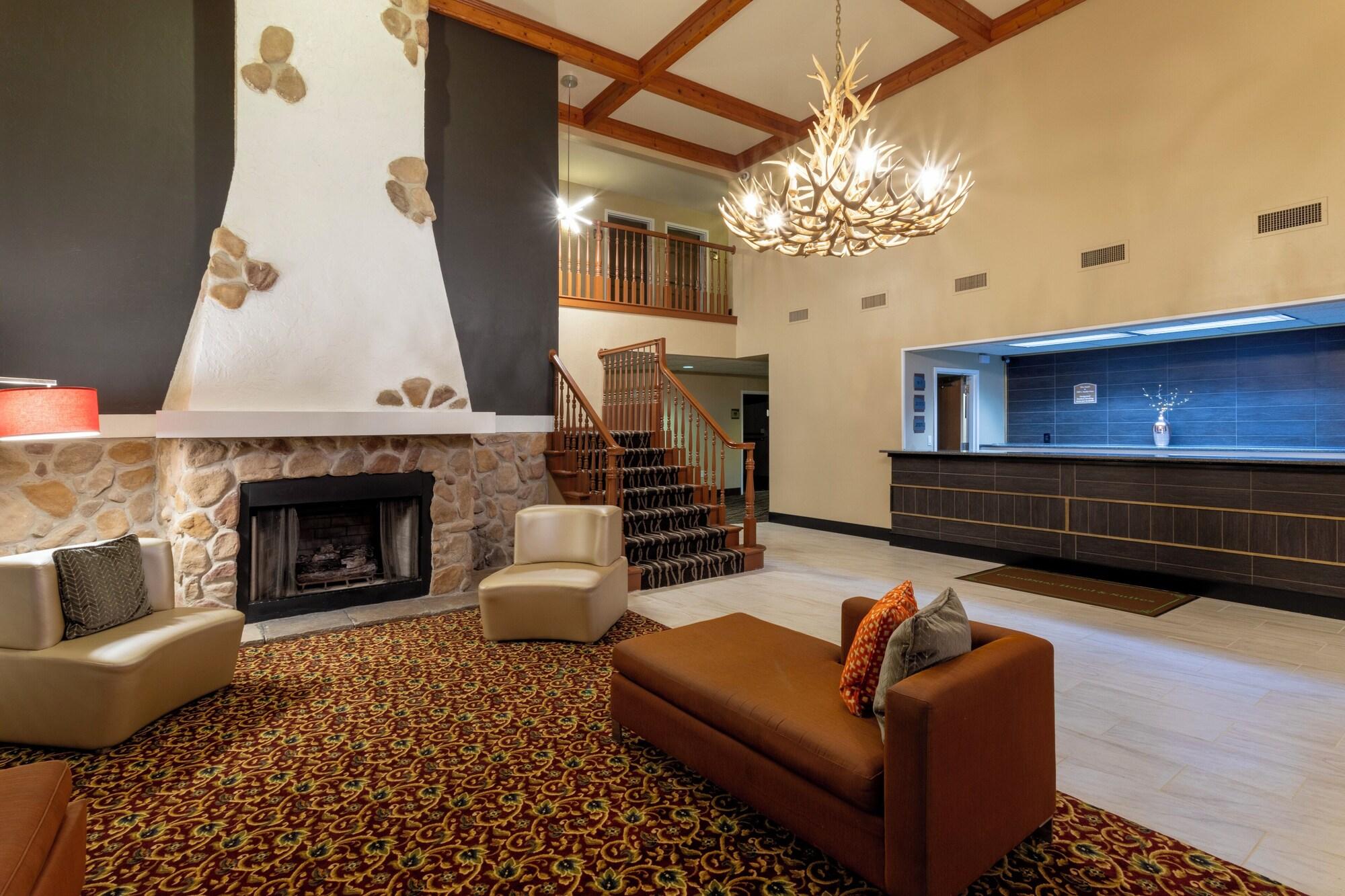 Vista Lobby GrandStay Hotel & Suites - Waunakee