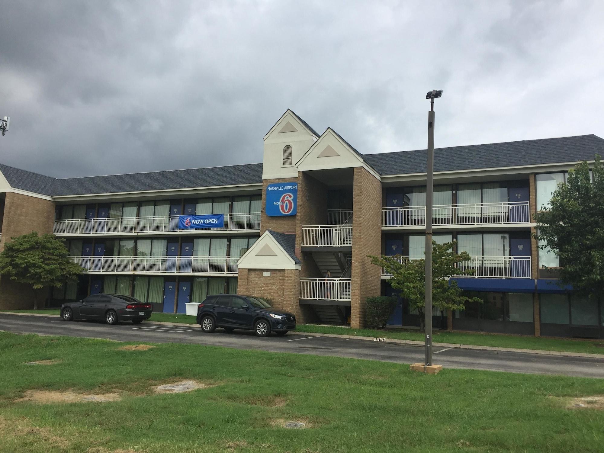 Vista Exterior Motel 6 Nashville - Airport