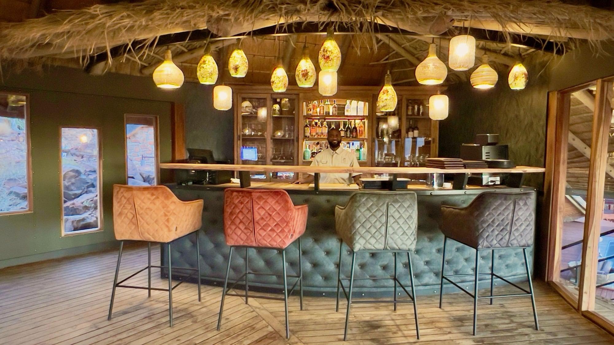 Bar/Salón Namib Outpost l Ondili